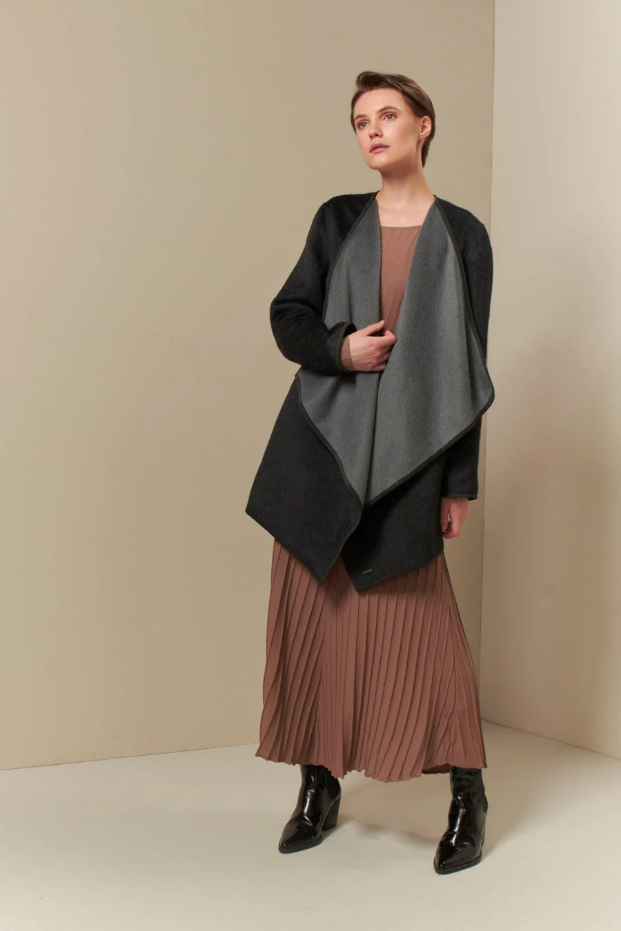 Barcelona Coat Baby Alpaca Suri Color Black - Image 3