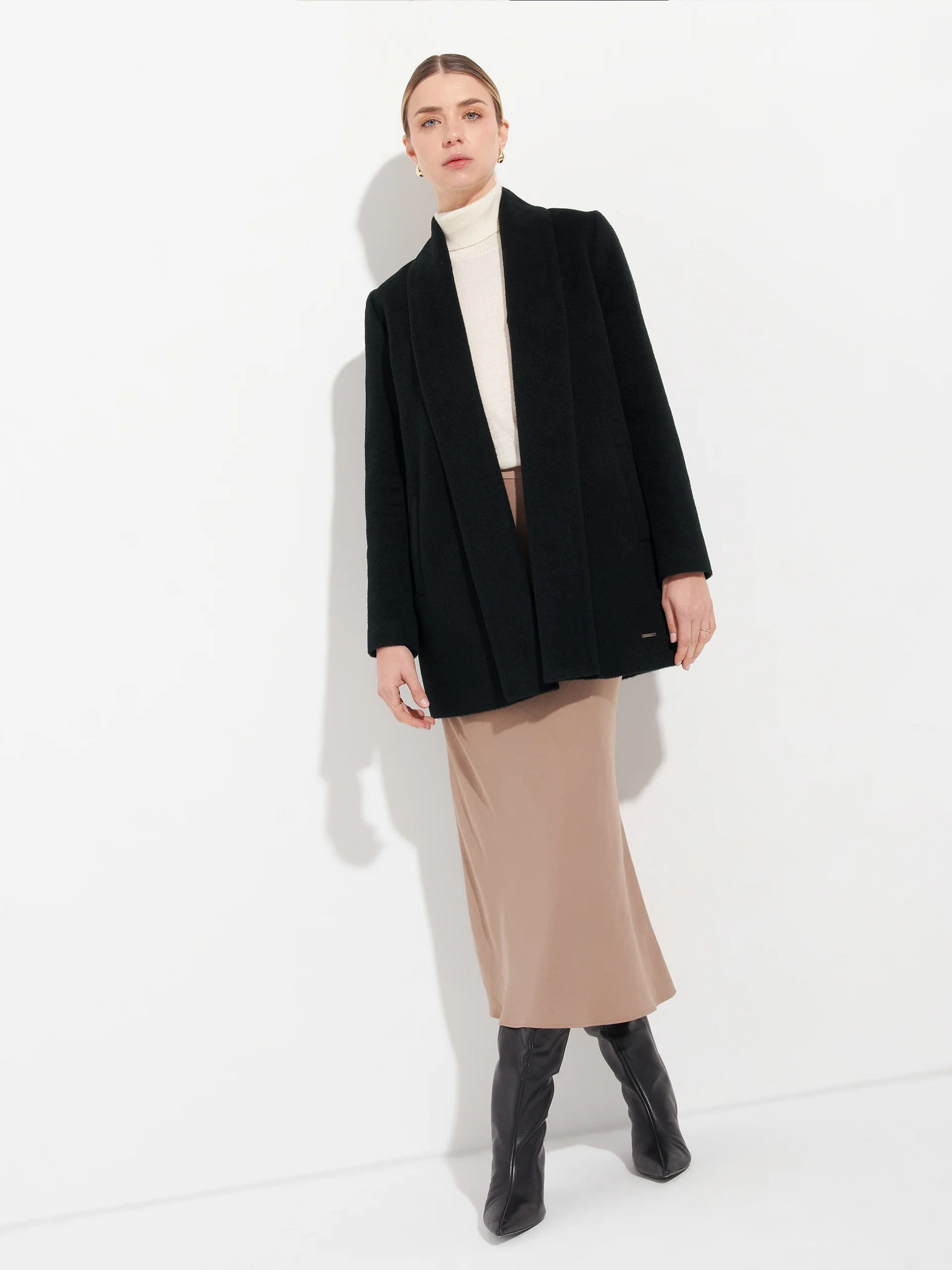 Short Swing Coat Baby Alpaca Color Black - Image 4