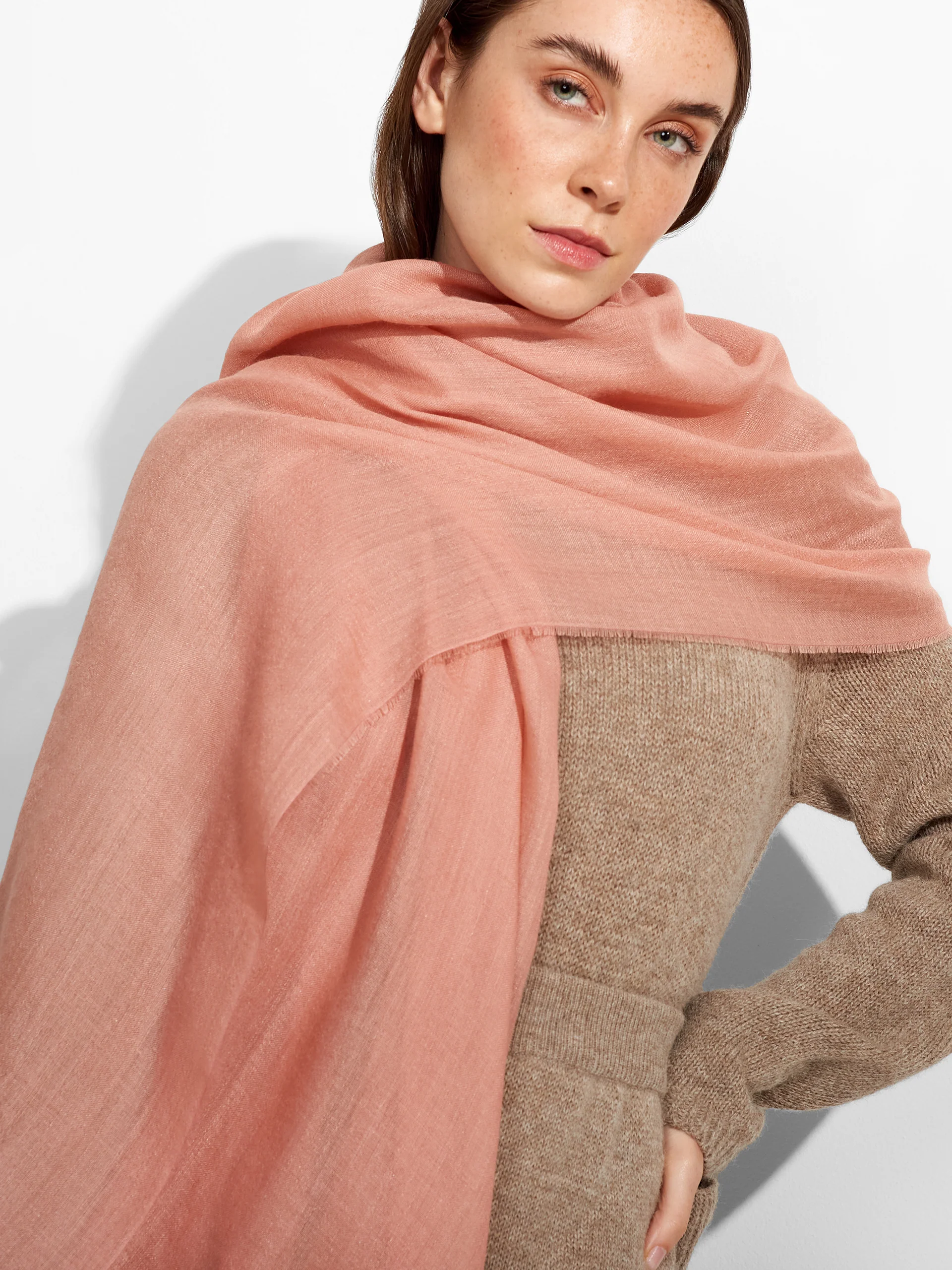 Alondra Shawl Baby Alpaca Color Pink - Image 3