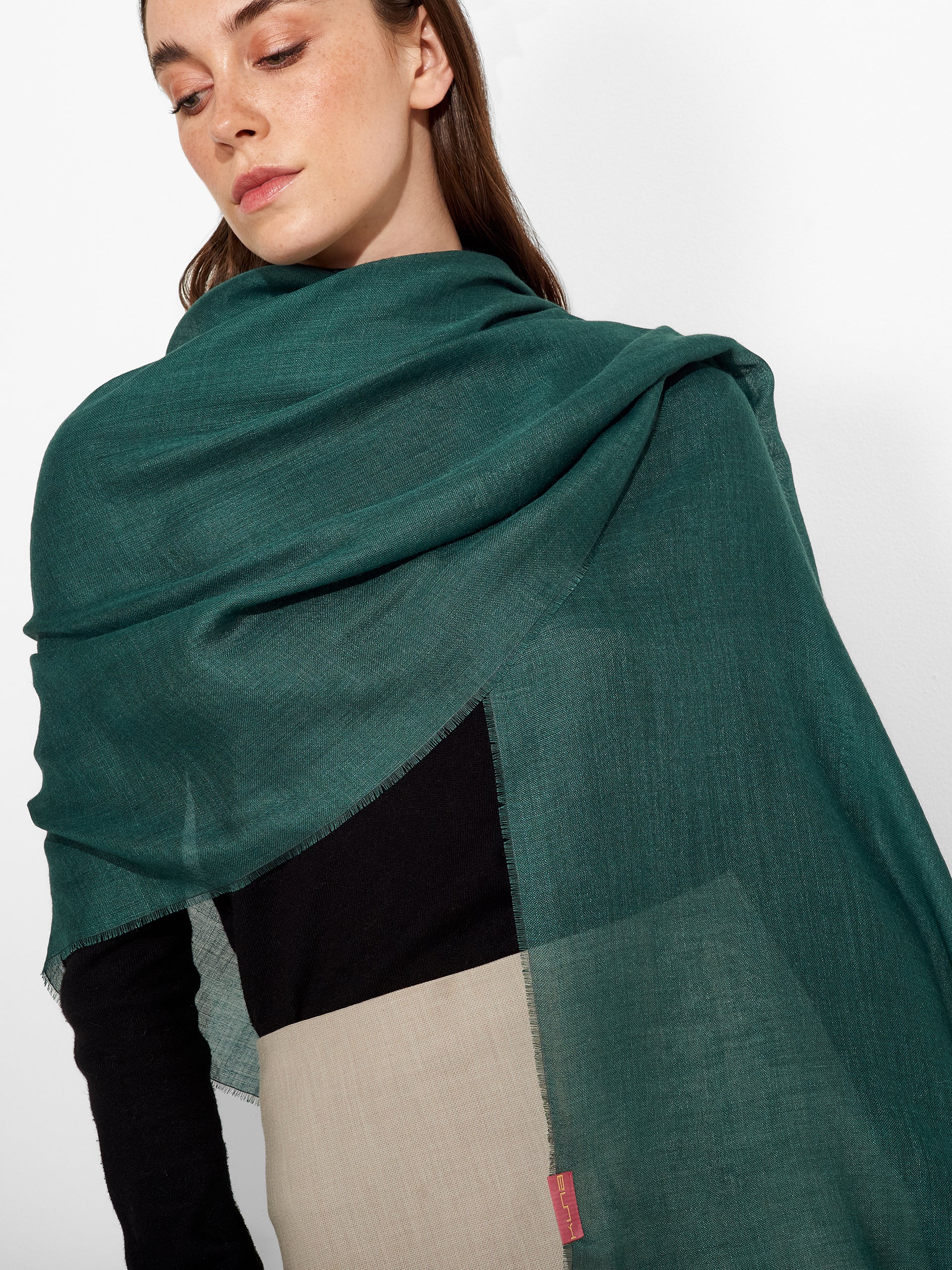 Alondra Shawl Baby Alpaca Color Dark Green - Image 3