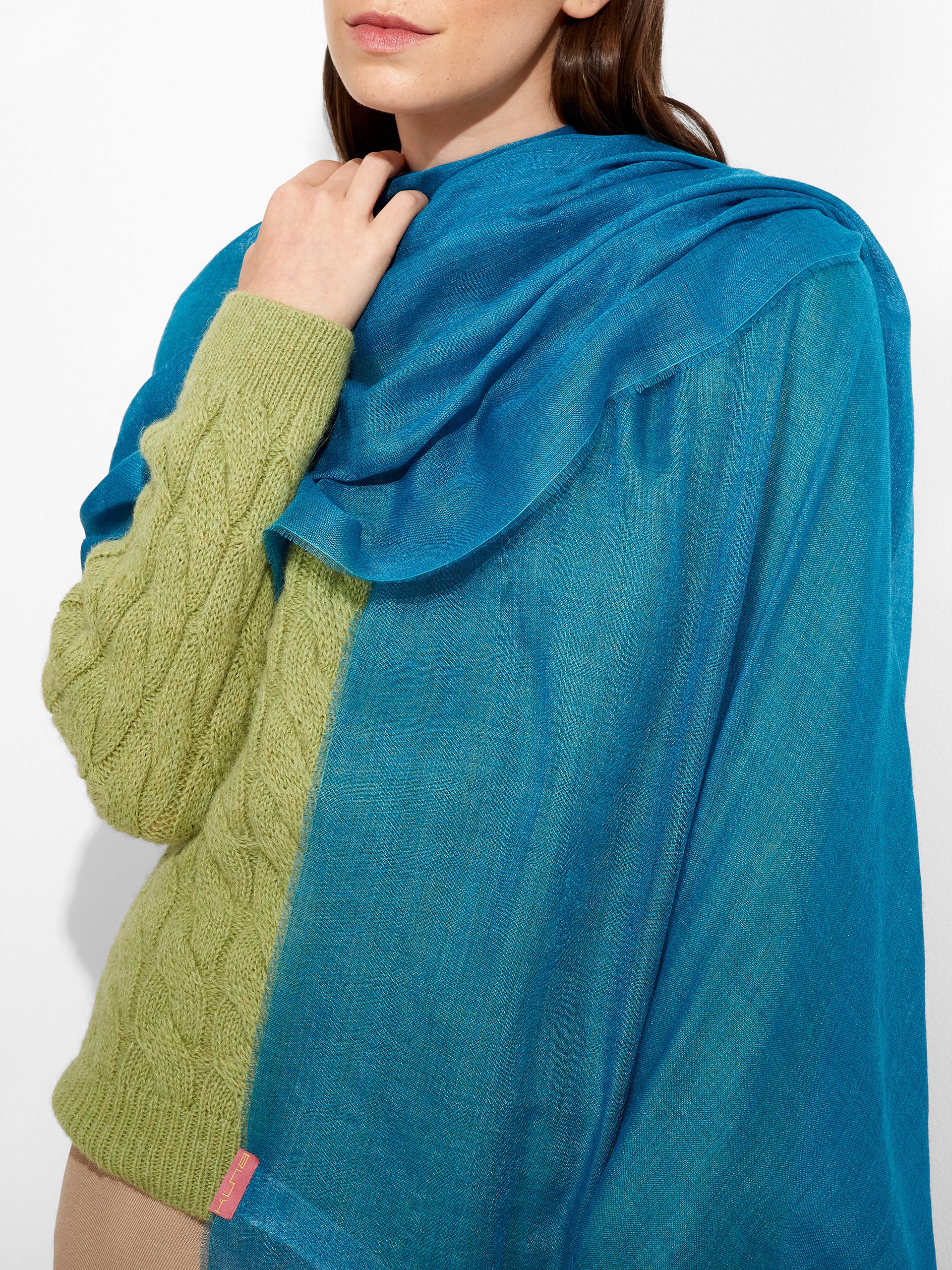 Alondra Shawl Baby Alpaca Color Turquoise - Image 3