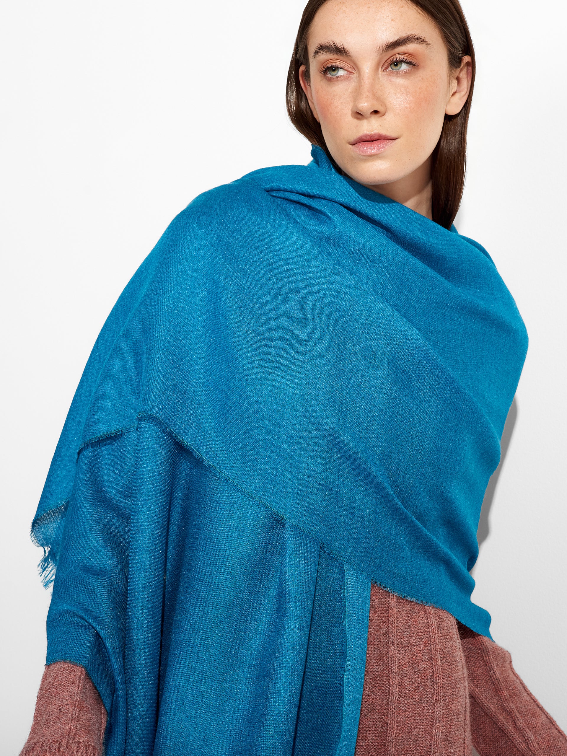 Amareto Shawl Baby Alpaca Color Blue - Image 3
