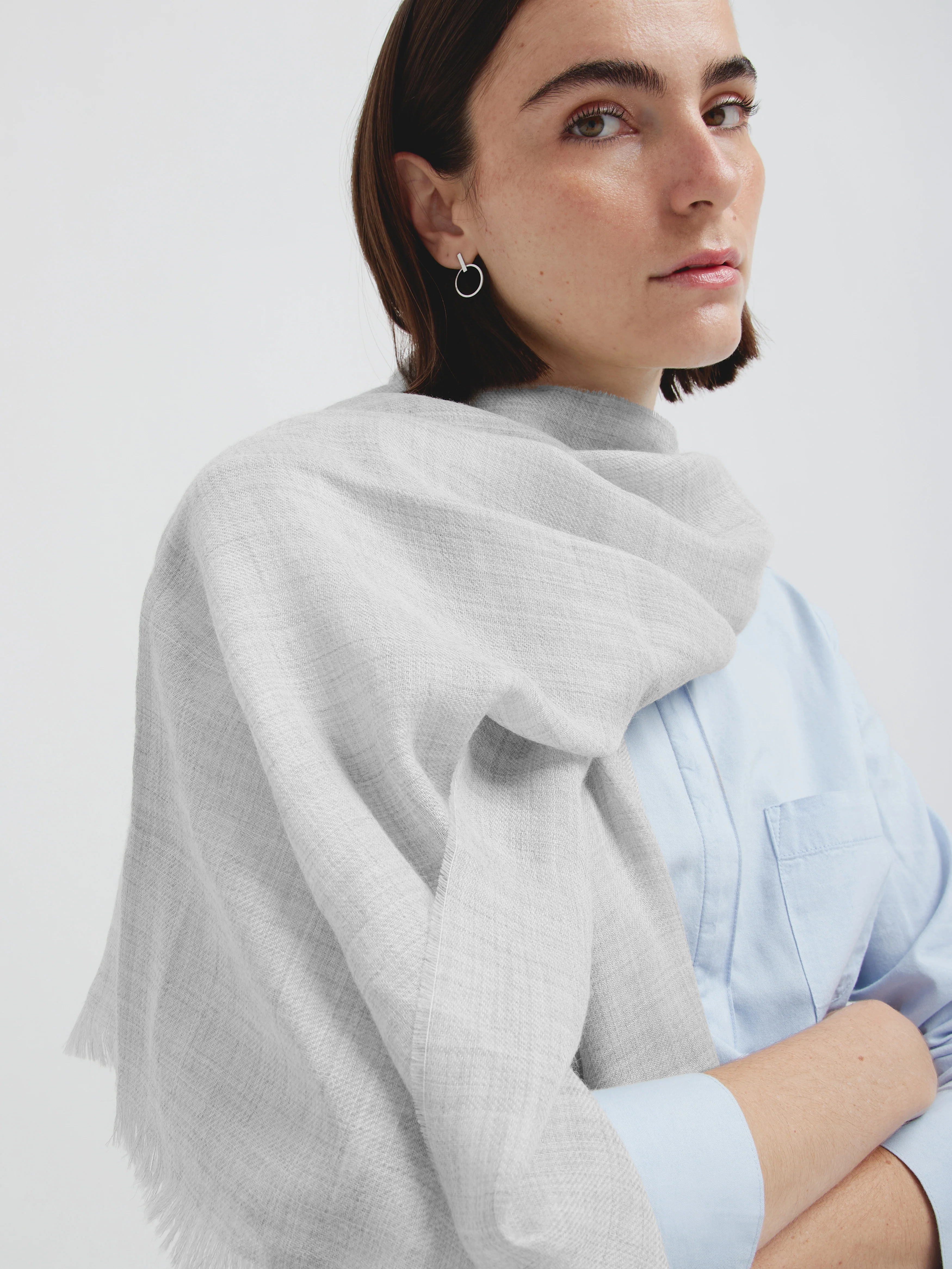 Amareto Shawl Baby Alpaca Color Grey - Image 3