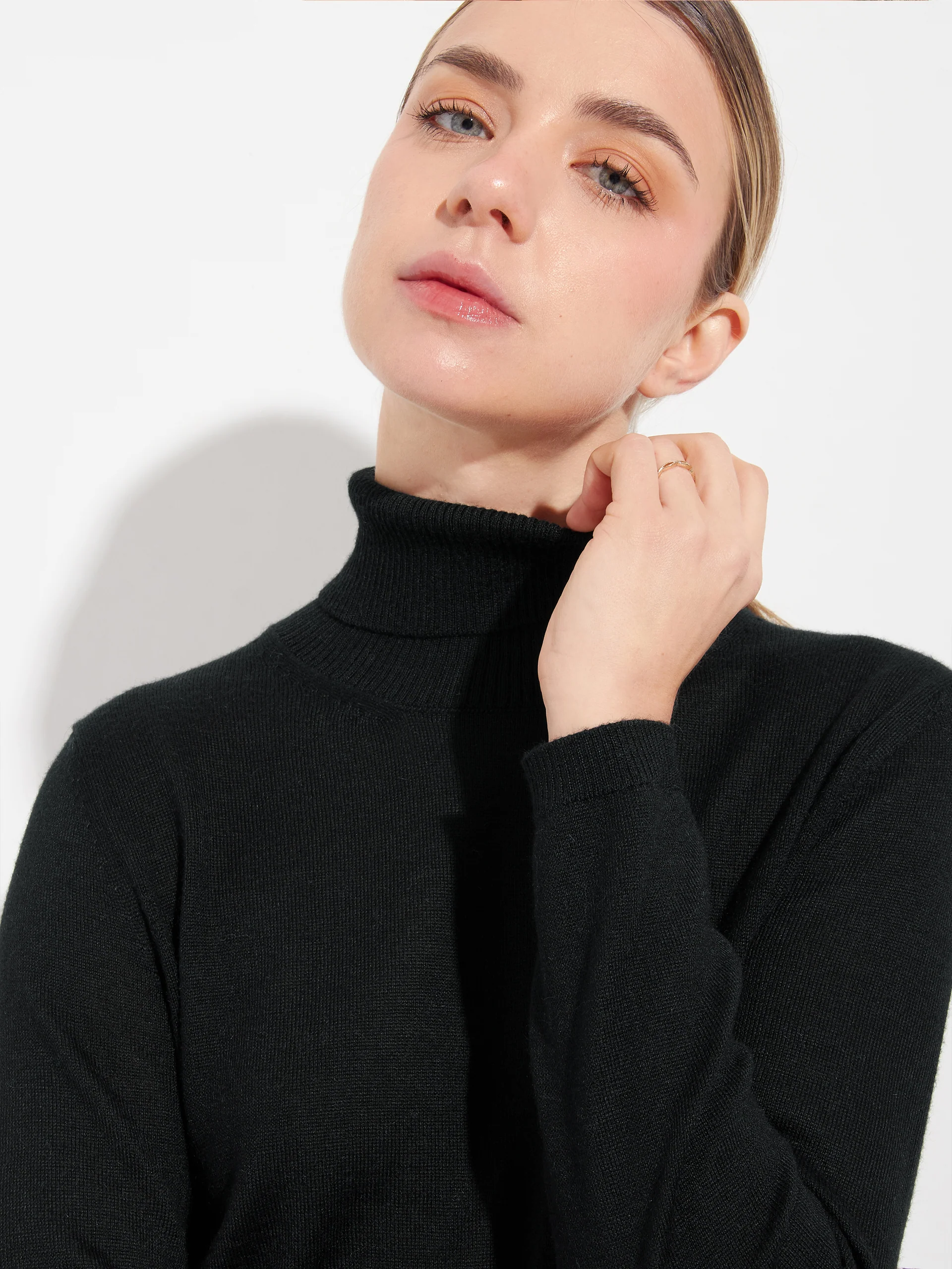 Amber Sweater Baby Alpaca Color Black - Image 5