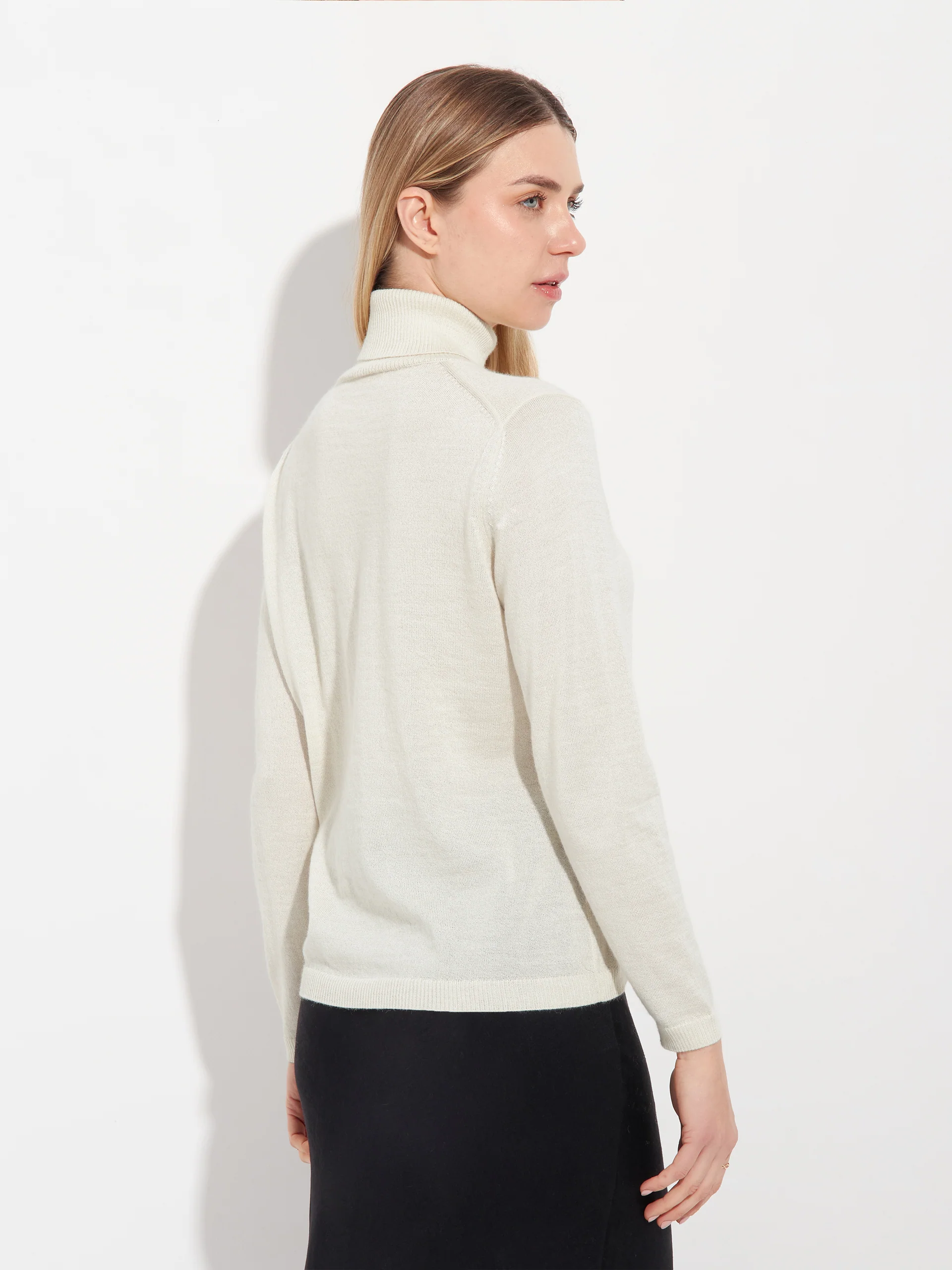 Amber Sweater Baby Alpaca Color White - Image 3