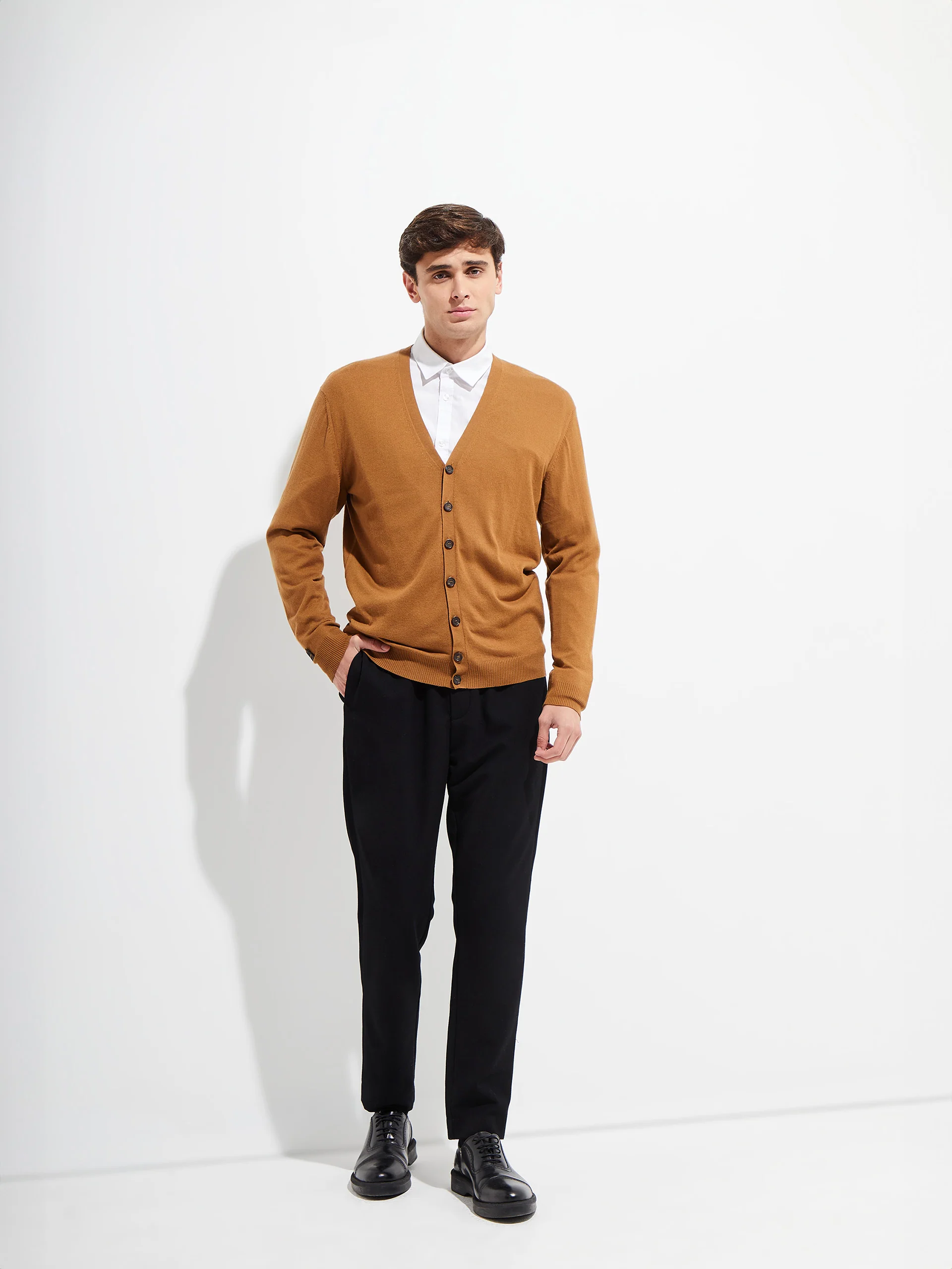 Bernard Cardigan Vicuña Color Camel - Image 4