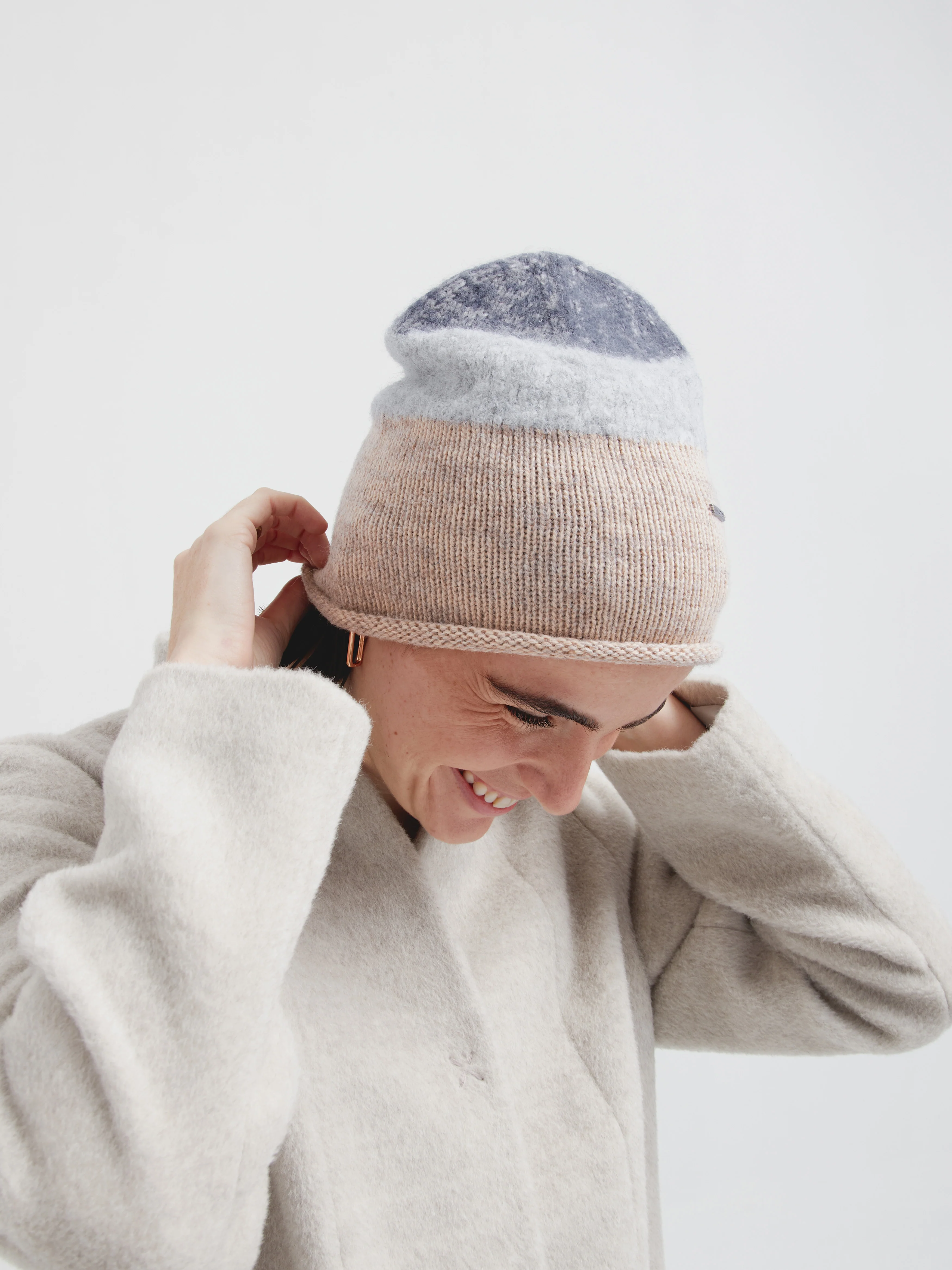 Cameo Hat Baby Alpaca Color Beige - Image 2