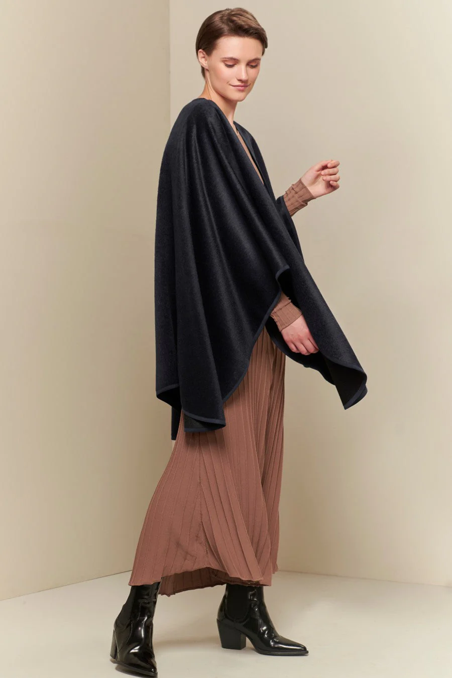 Bambi Cape Baby Alpaca Suri Color Blue & Black - Image 6