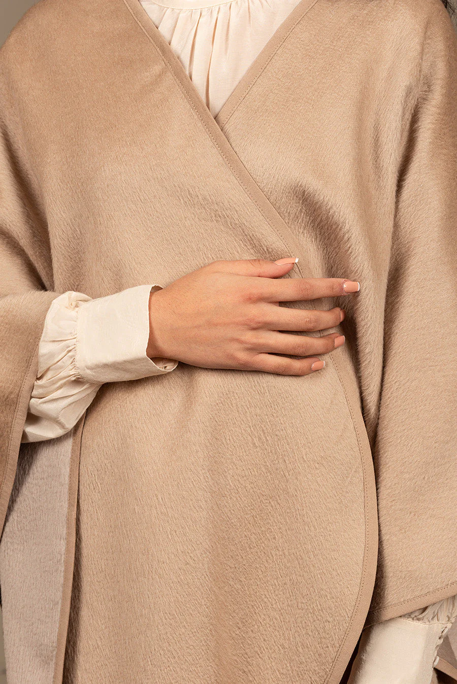 Bambi Cape Baby Alpaca Suri Color Beige & Ecru - Image 4