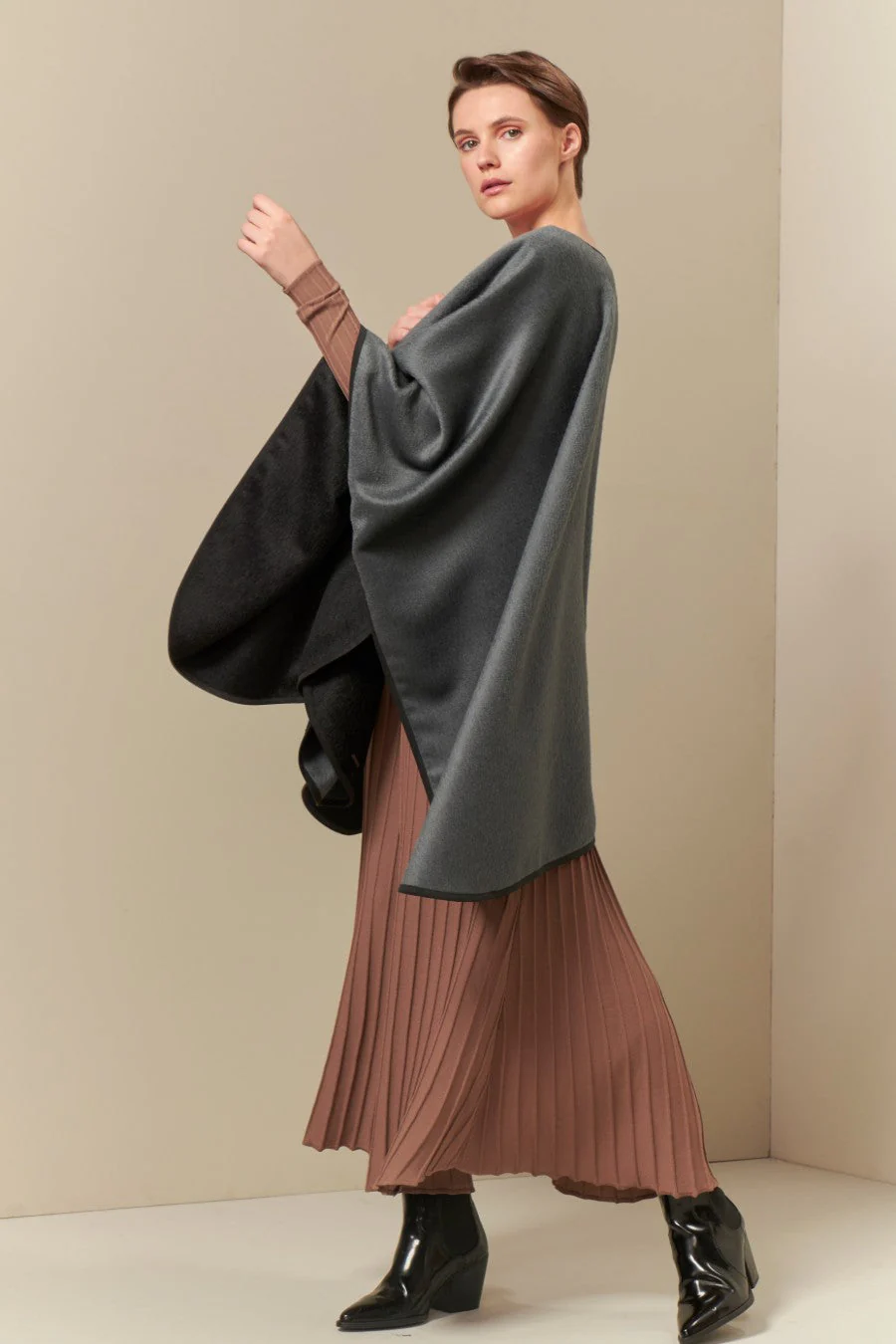 Bambi Cape Baby Alpaca Suri Color Black - Image 6