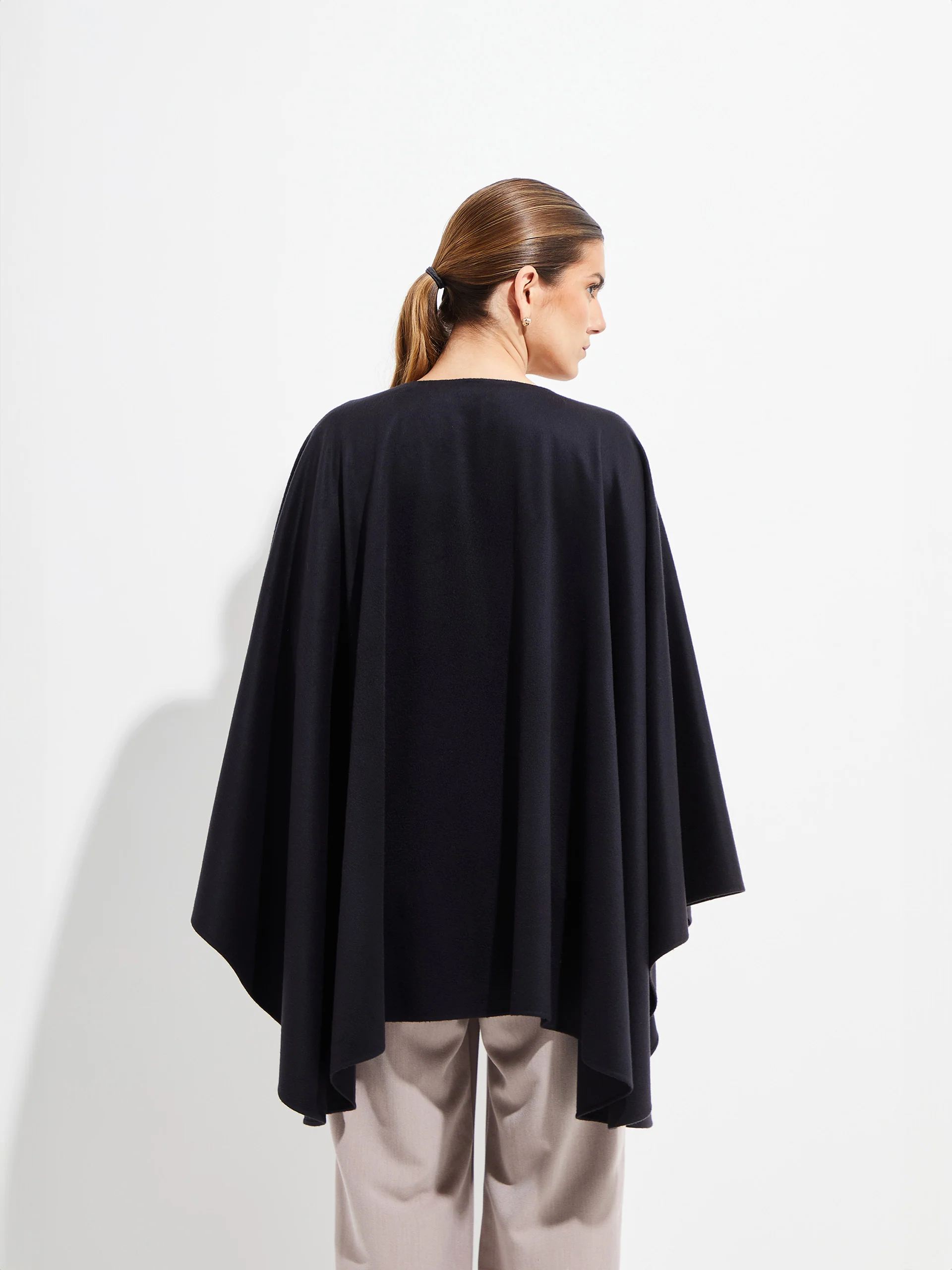 Barbara Cape Vicuña Color Navy - Image 3