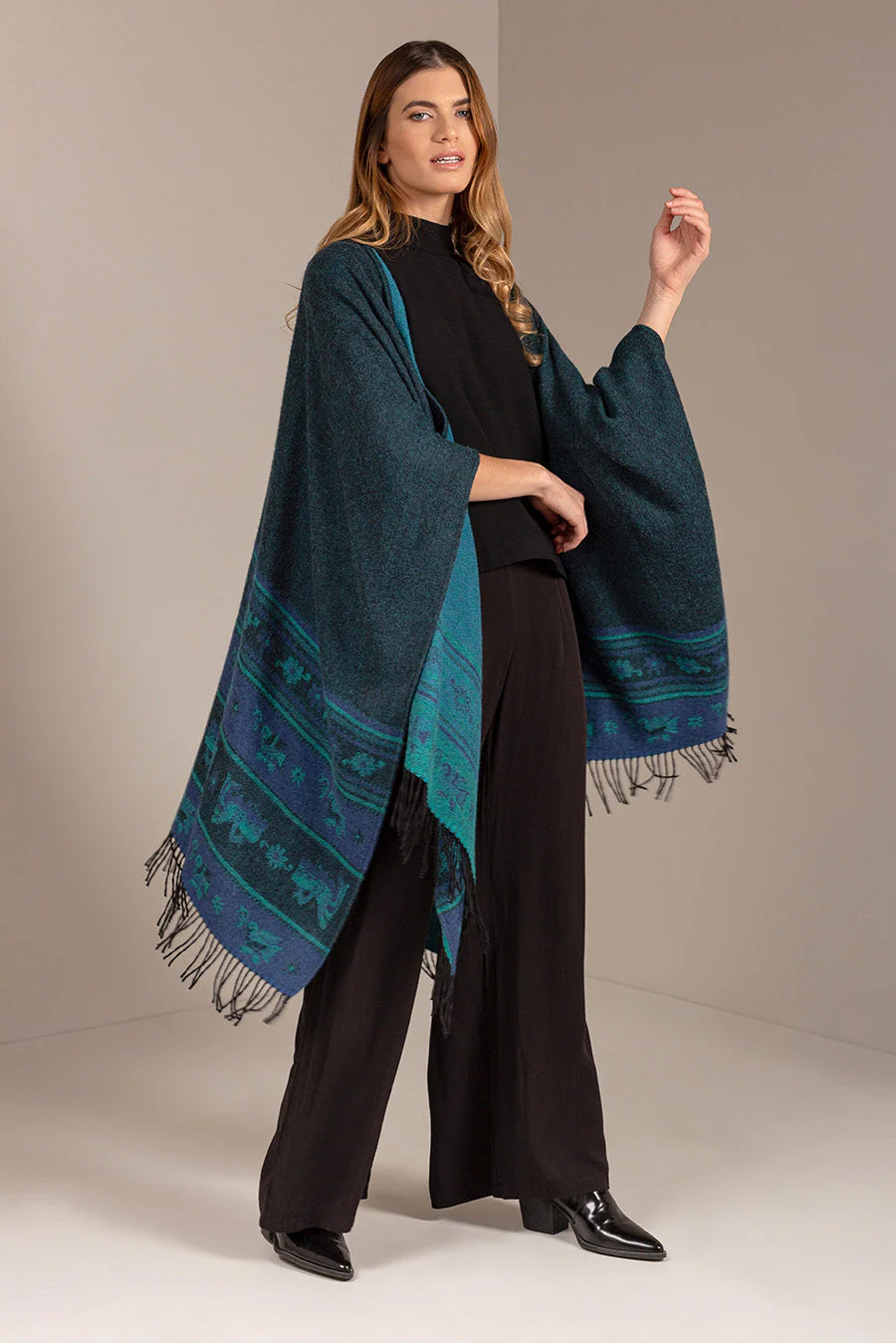 Nazca - 41 Cape Baby Alpaca Color Blue - Image 3