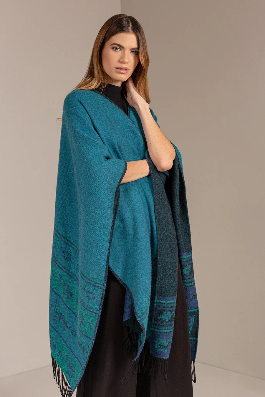 Nazca - 41 Cape Baby Alpaca Color Blue - Image 5