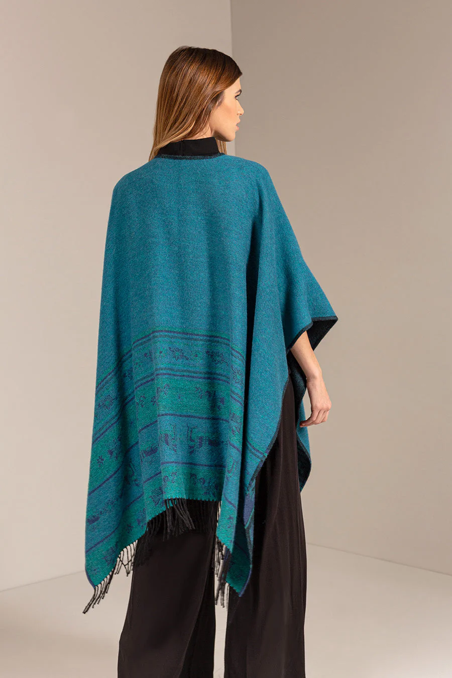 Nazca - 41 Cape Baby Alpaca Color Blue - Image 6