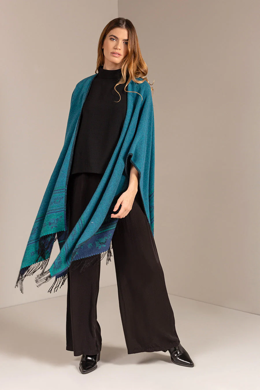 Nazca - 41 Cape Baby Alpaca Color Blue - Image 7