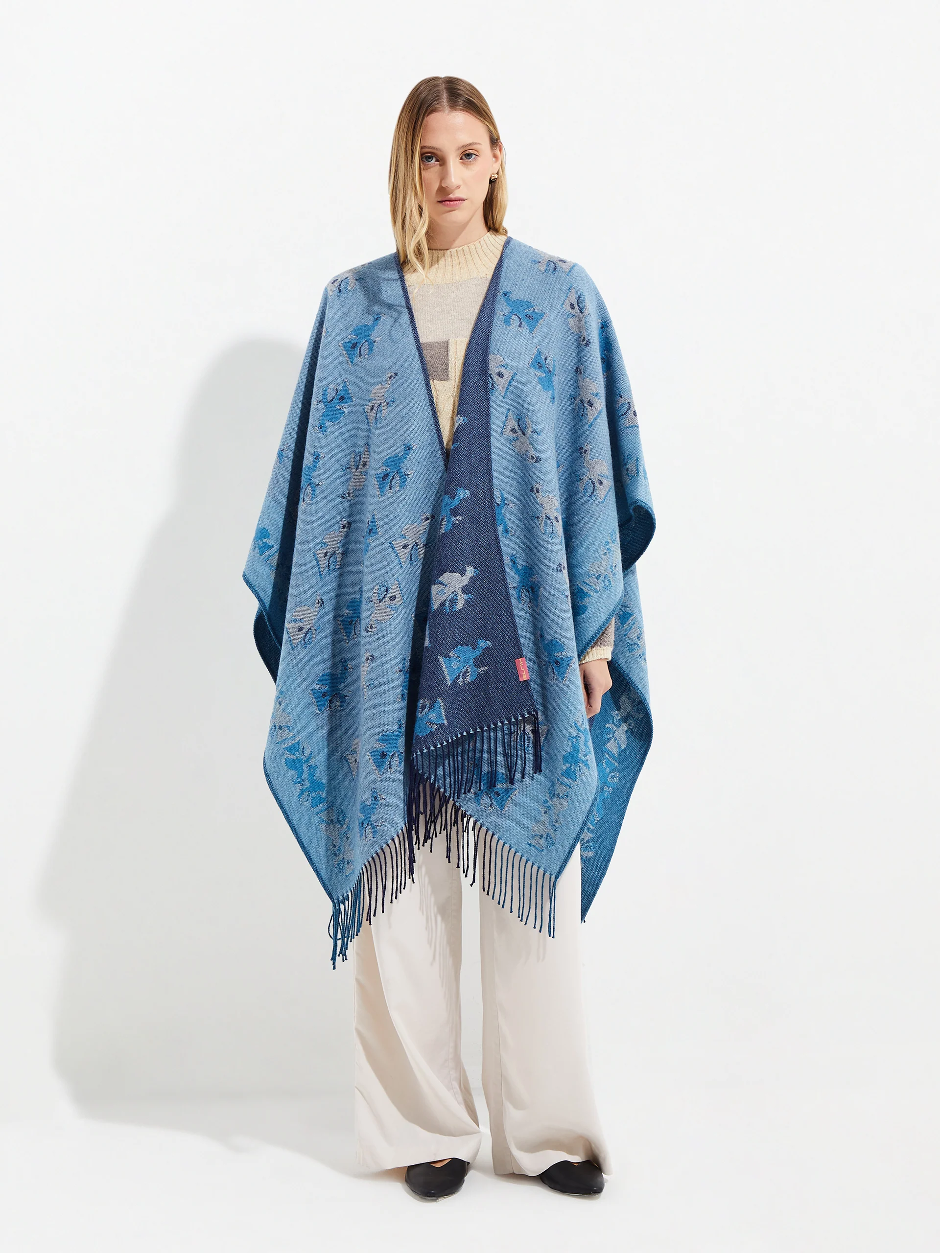 Nazca - 42 Cape Baby Alpaca Color Blue - Image 10