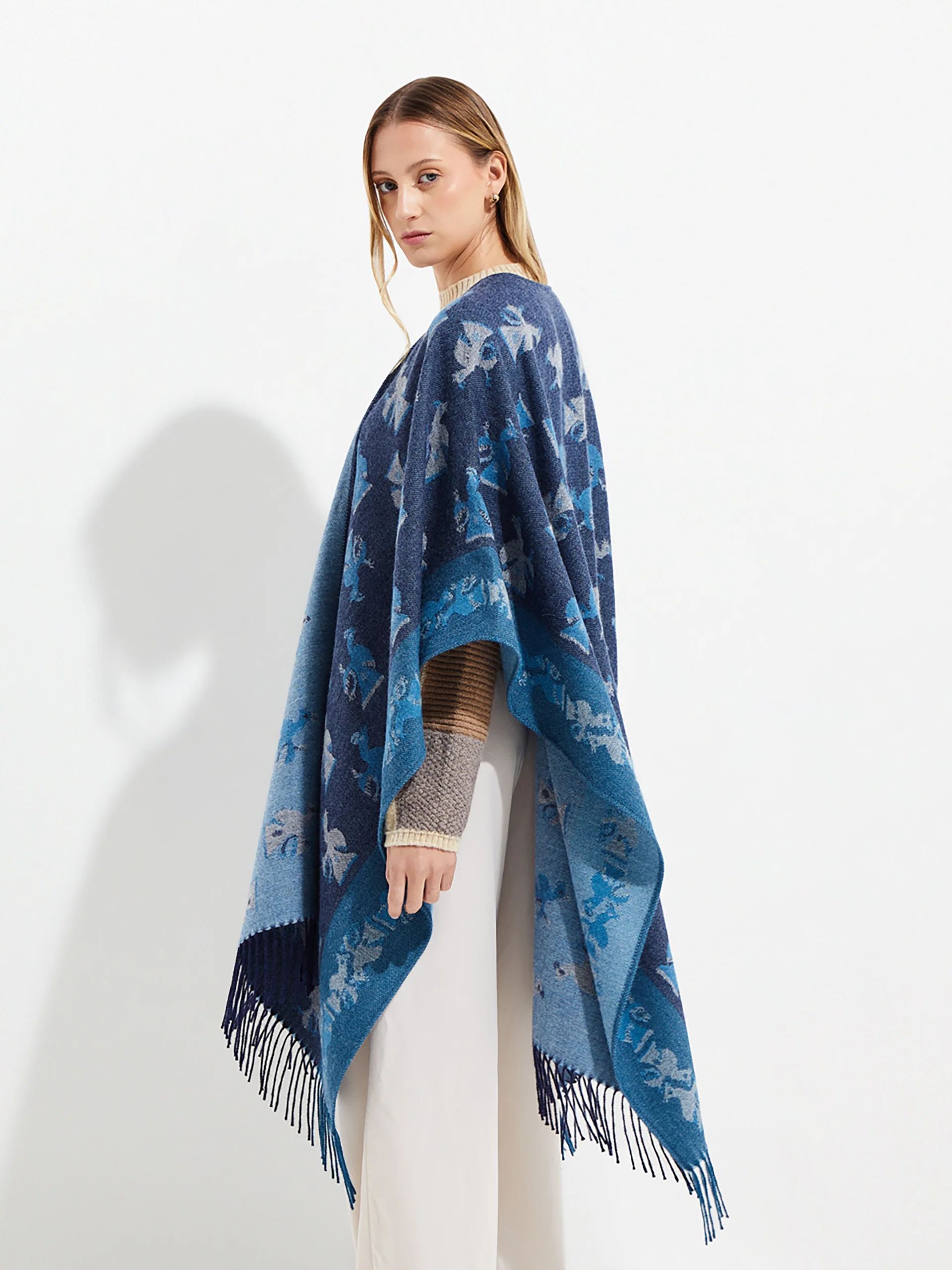 Nazca - 42 Cape Baby Alpaca Color Blue - Image 4