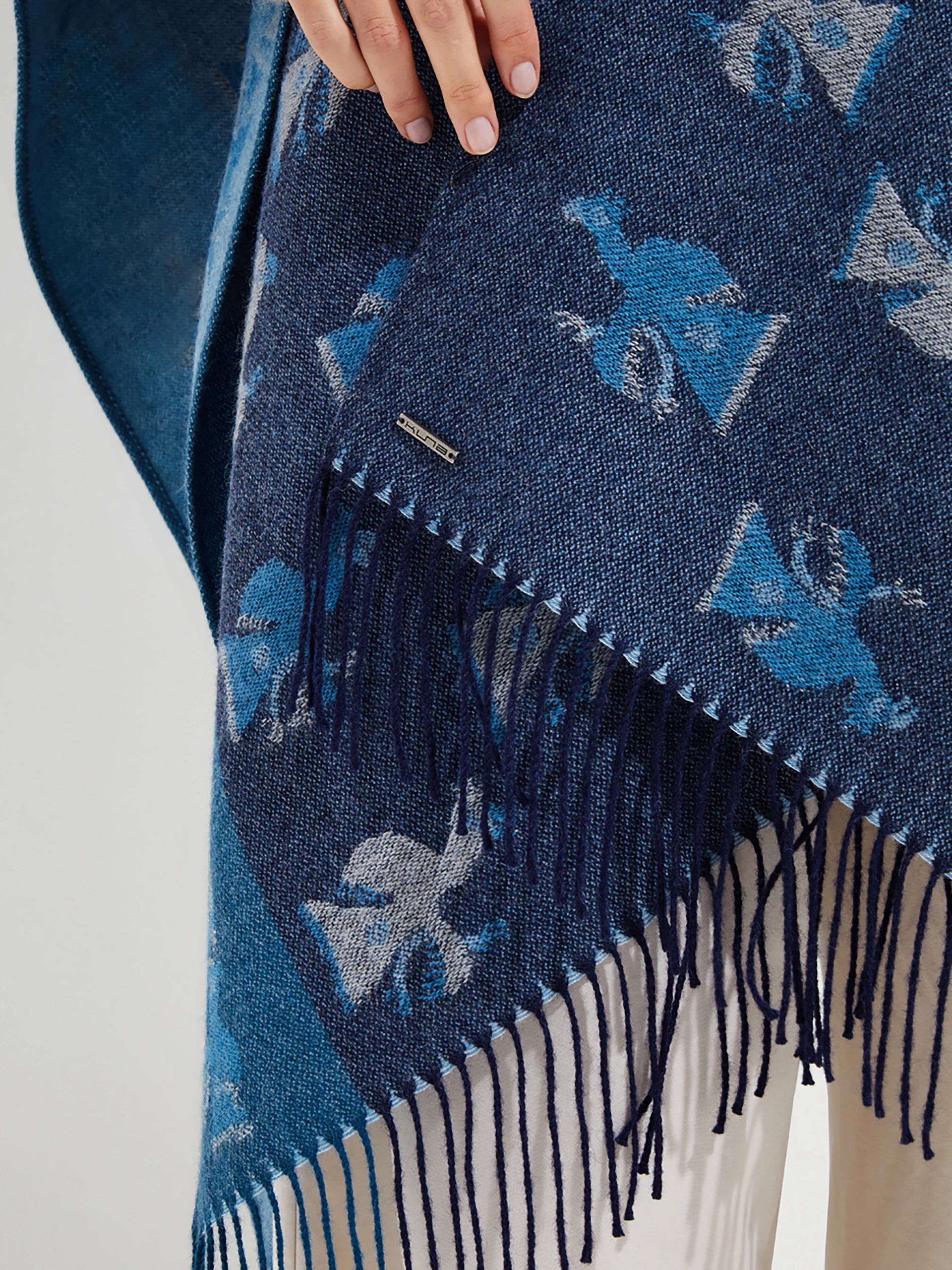 Nazca - 42 Cape Baby Alpaca Color Blue - Image 6
