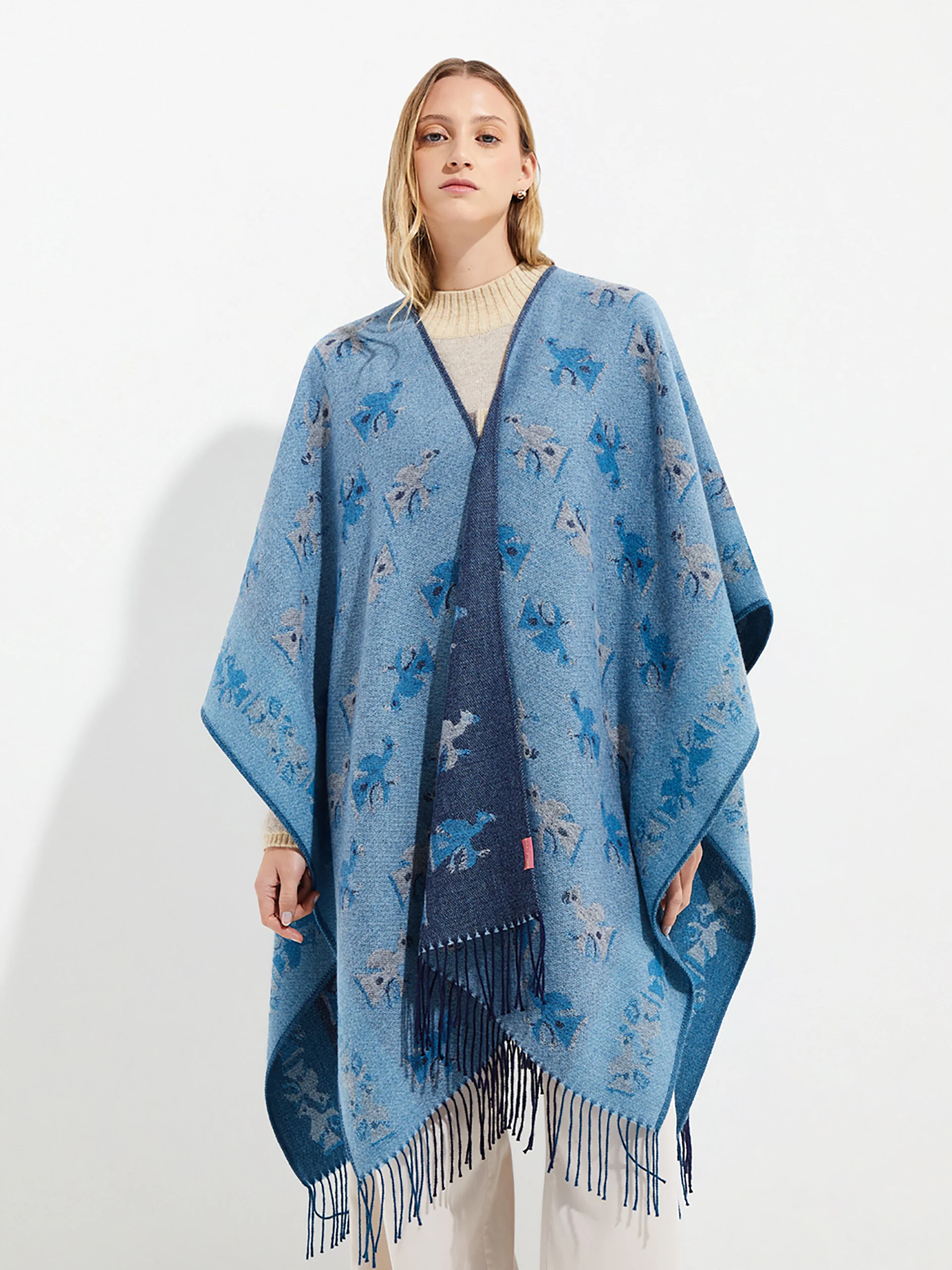 Nazca - 42 Cape Baby Alpaca Color Blue - Image 8