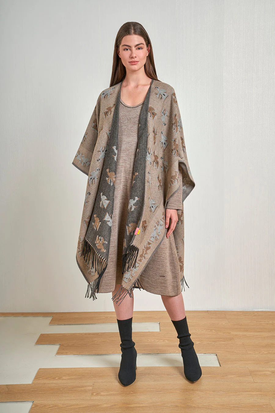 Nazca - 42 Cape Baby Alpaca Color Grey - Image 5