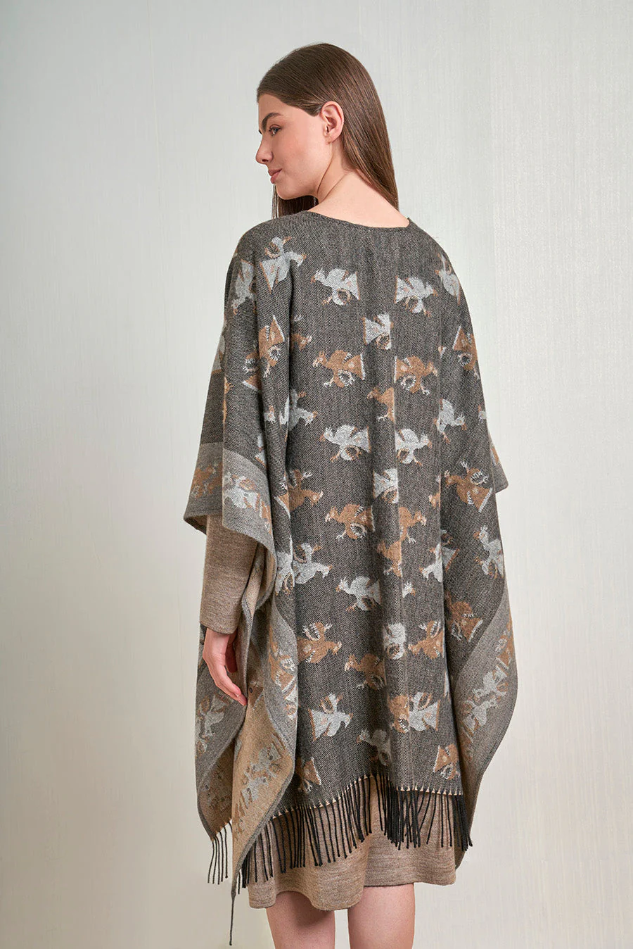 Nazca - 42 Cape Baby Alpaca Color Grey - Image 7