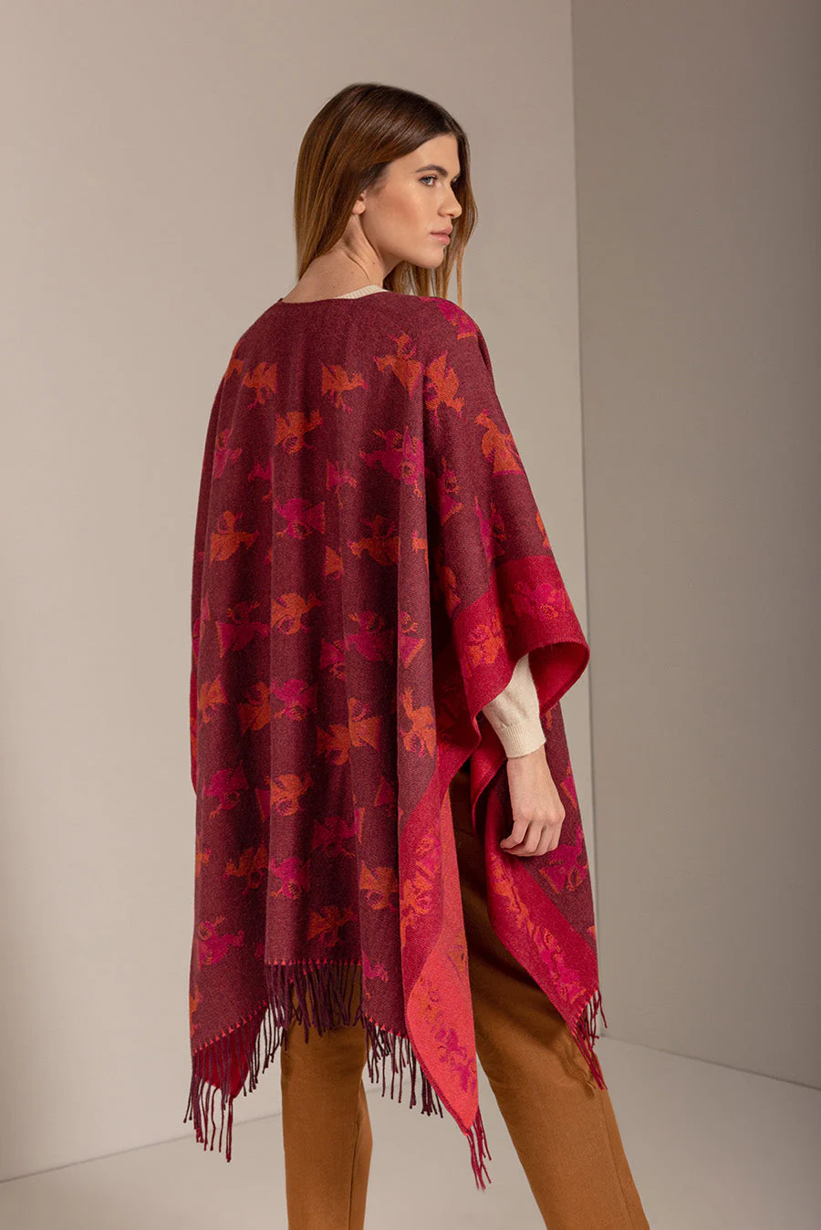 Nazca - 42 Cape Baby Alpaca Color Red - Image 2
