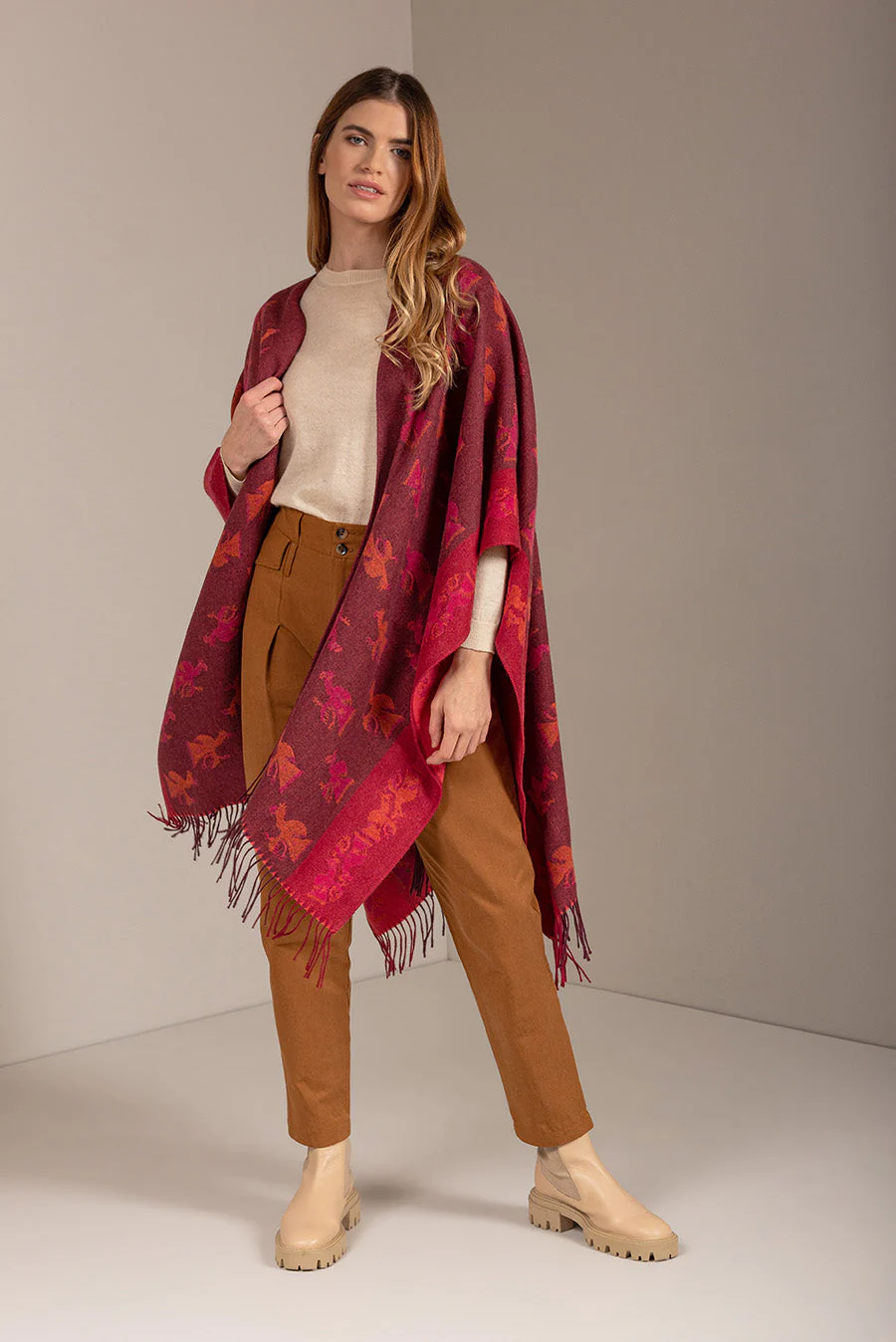 Nazca - 42 Cape Baby Alpaca Color Red - Image 3