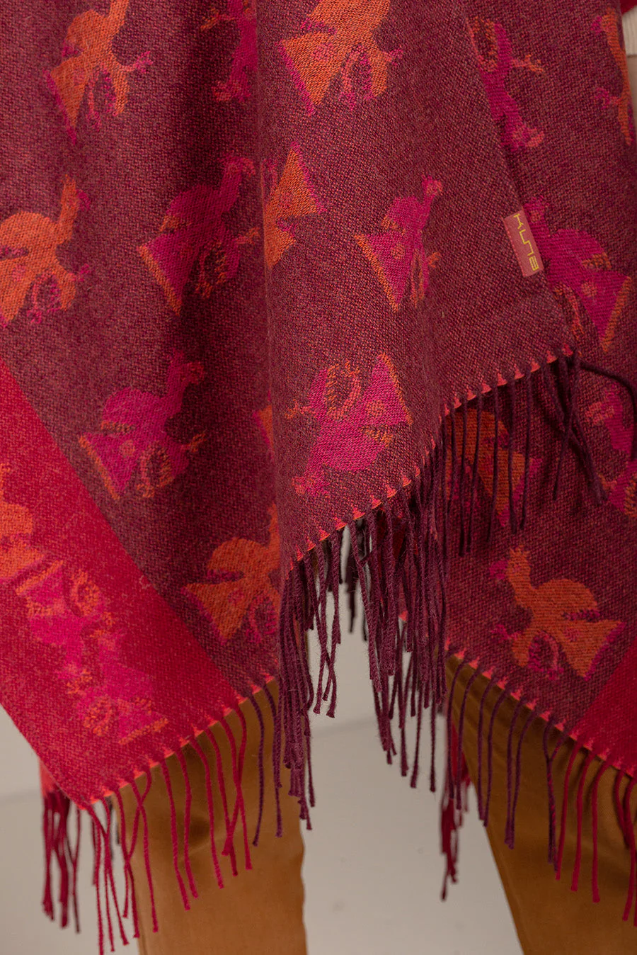 Nazca - 42 Cape Baby Alpaca Color Red - Image 4