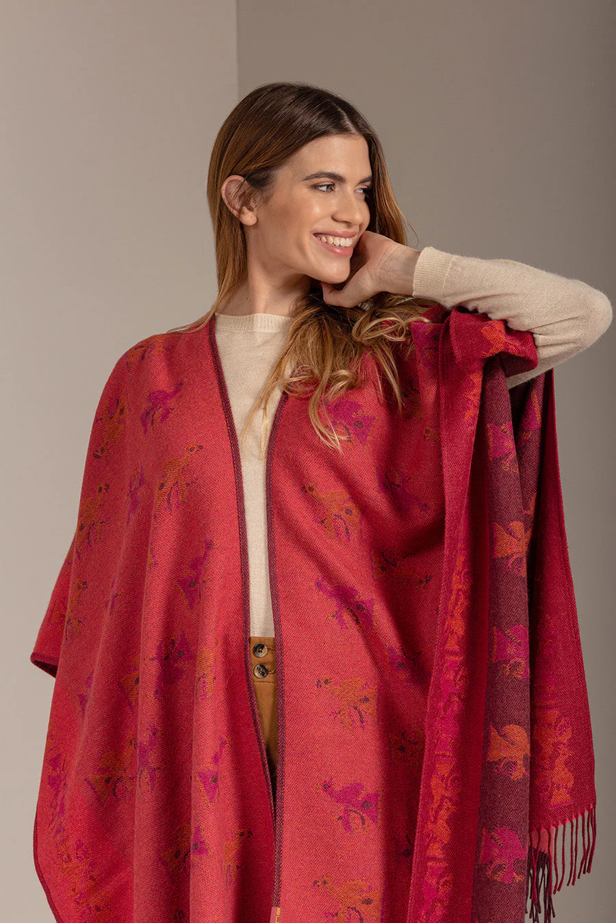 Nazca - 42 Cape Baby Alpaca Color Red - Image 5