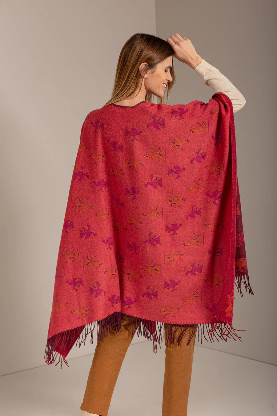 Nazca - 42 Cape Baby Alpaca Color Red - Image 6