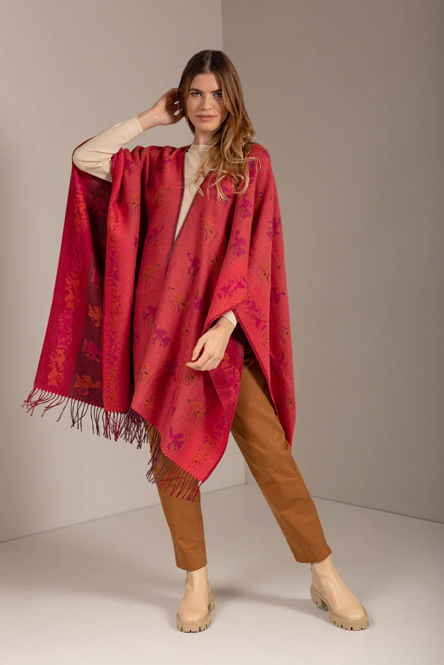 Nazca - 42 Cape Baby Alpaca Color Red - Image 7