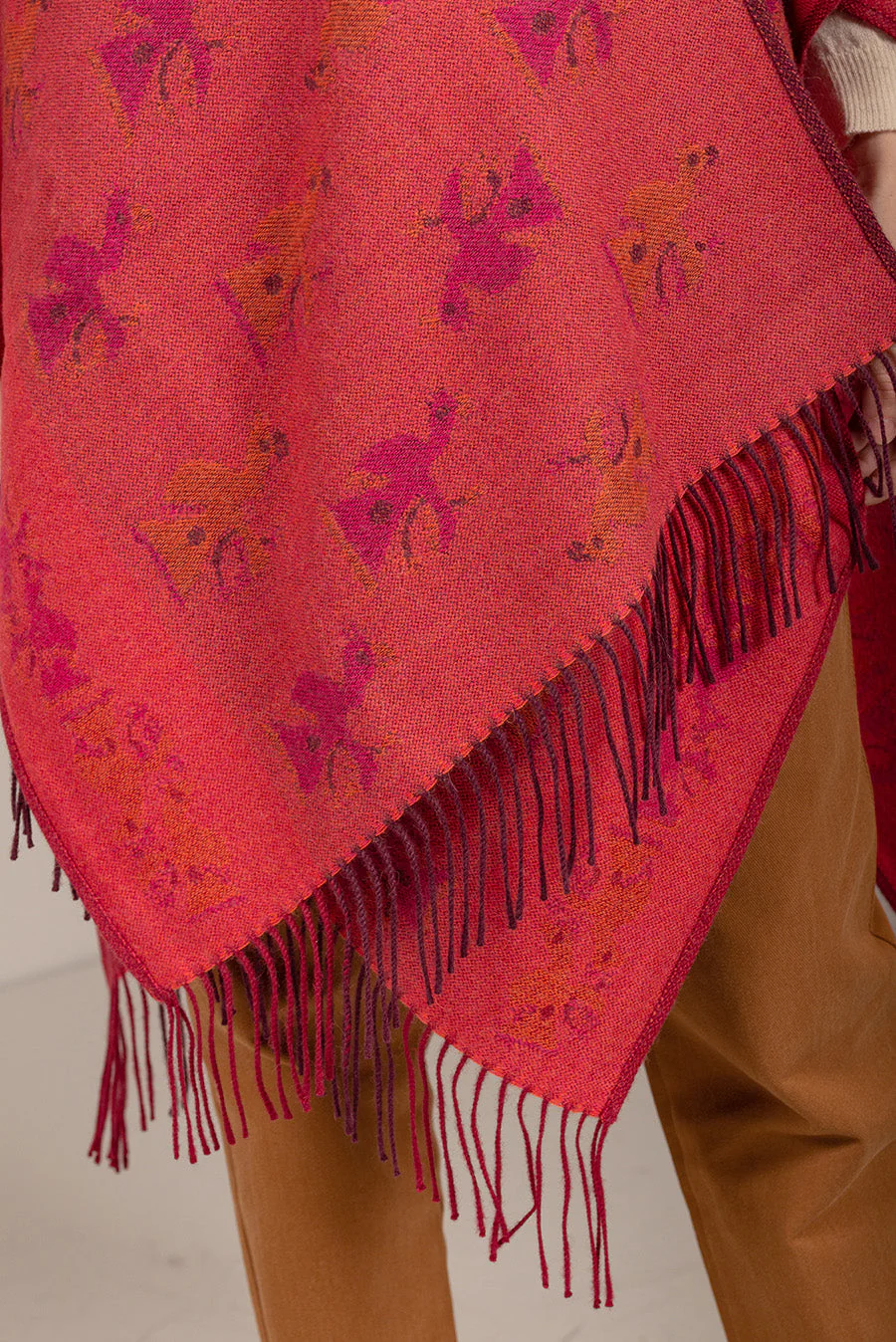 Nazca - 42 Cape Baby Alpaca Color Red - Image 8