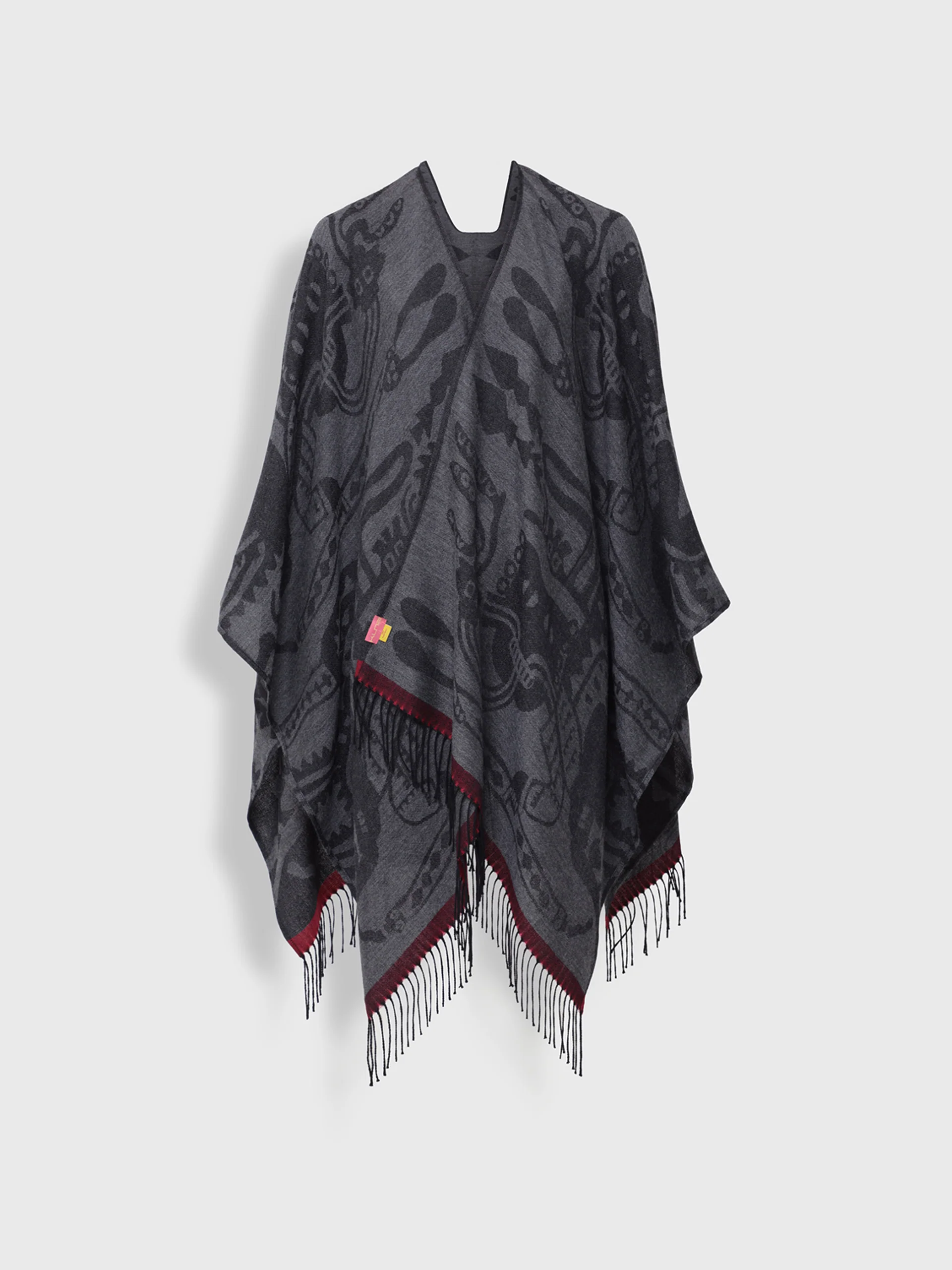 Nazca - 45 Cape Royal Alpaca Color Black - Image 7