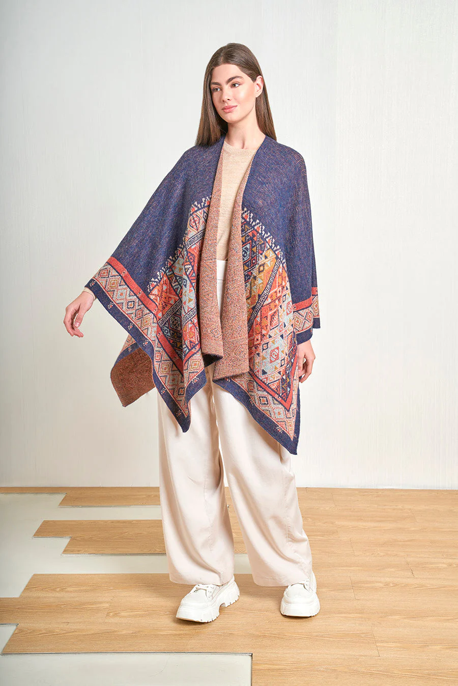 Valle Cape Baby Alpaca Color Astral - Image 3