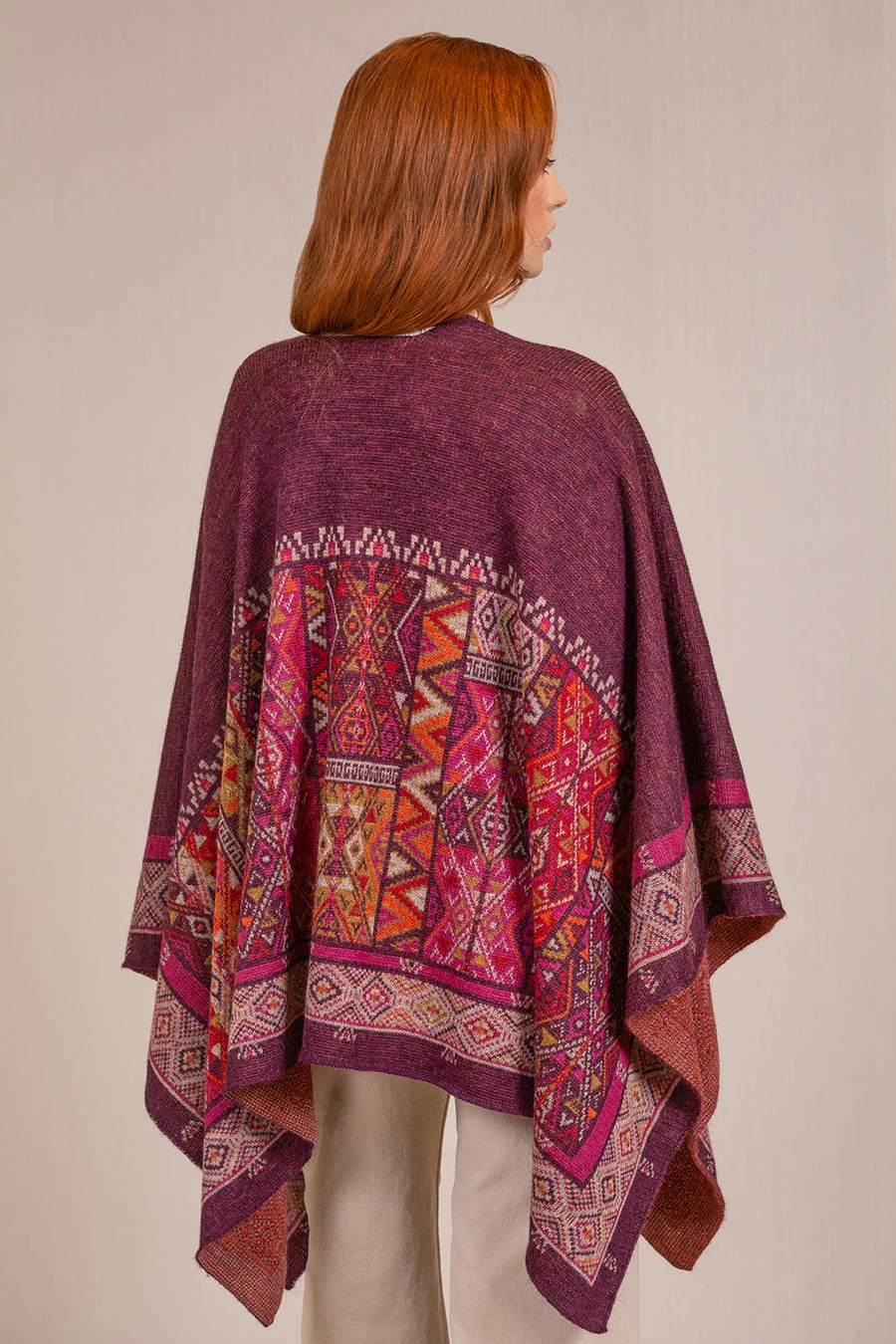 Valle Cape Baby Alpaca Color Vendimia - Image 2