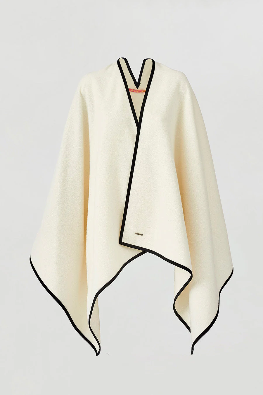 Warhol Cape Baby Alpaca Color Ecru