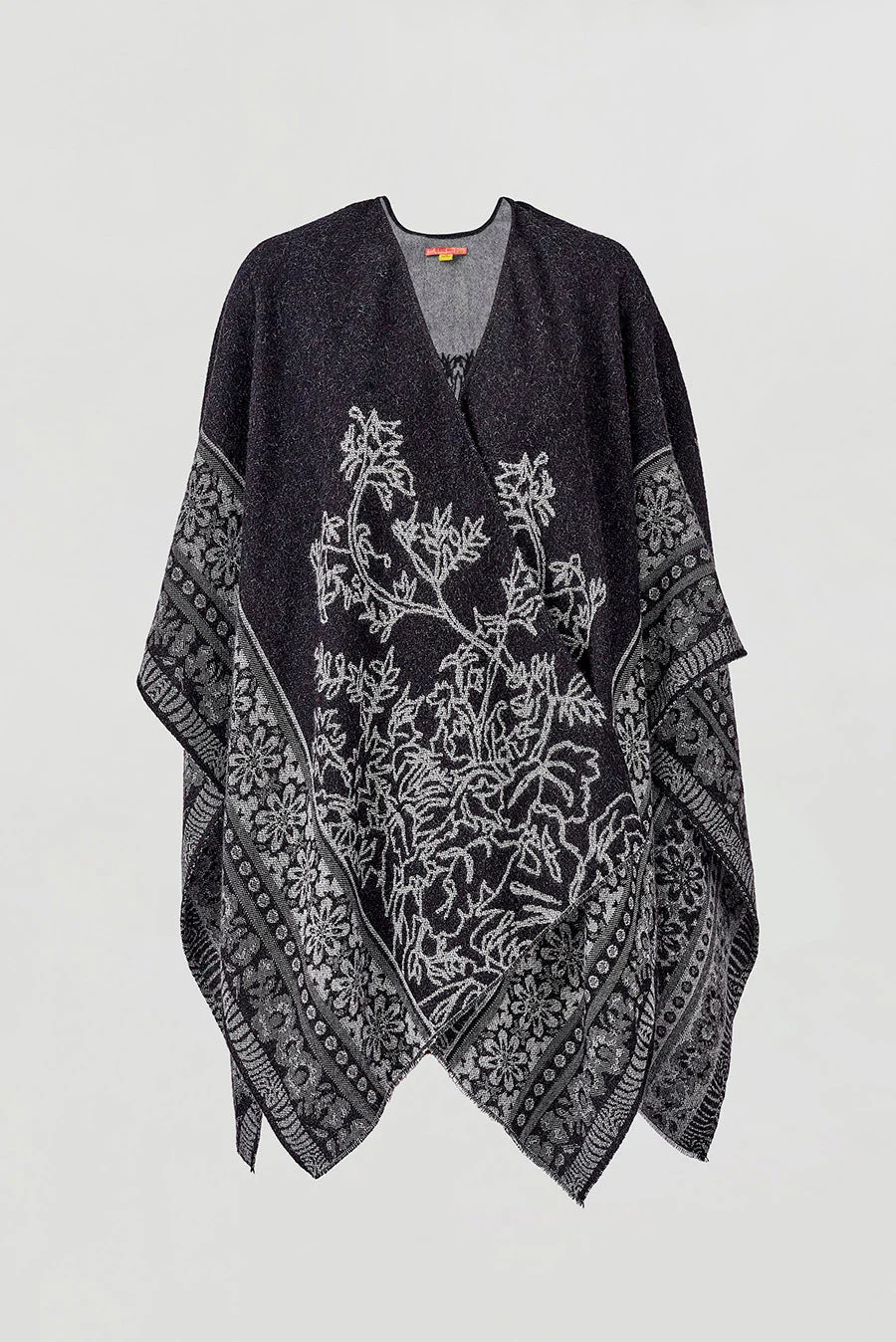 Wendolyn Cape Baby Alpaca Color B&W