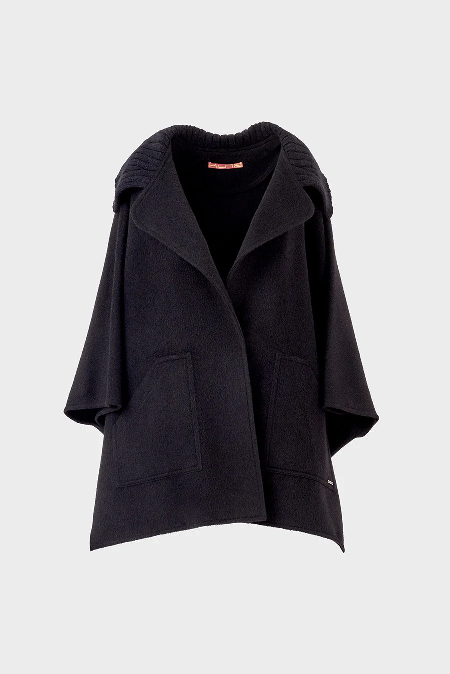 Whisper Cape Baby Alpaca Color Black