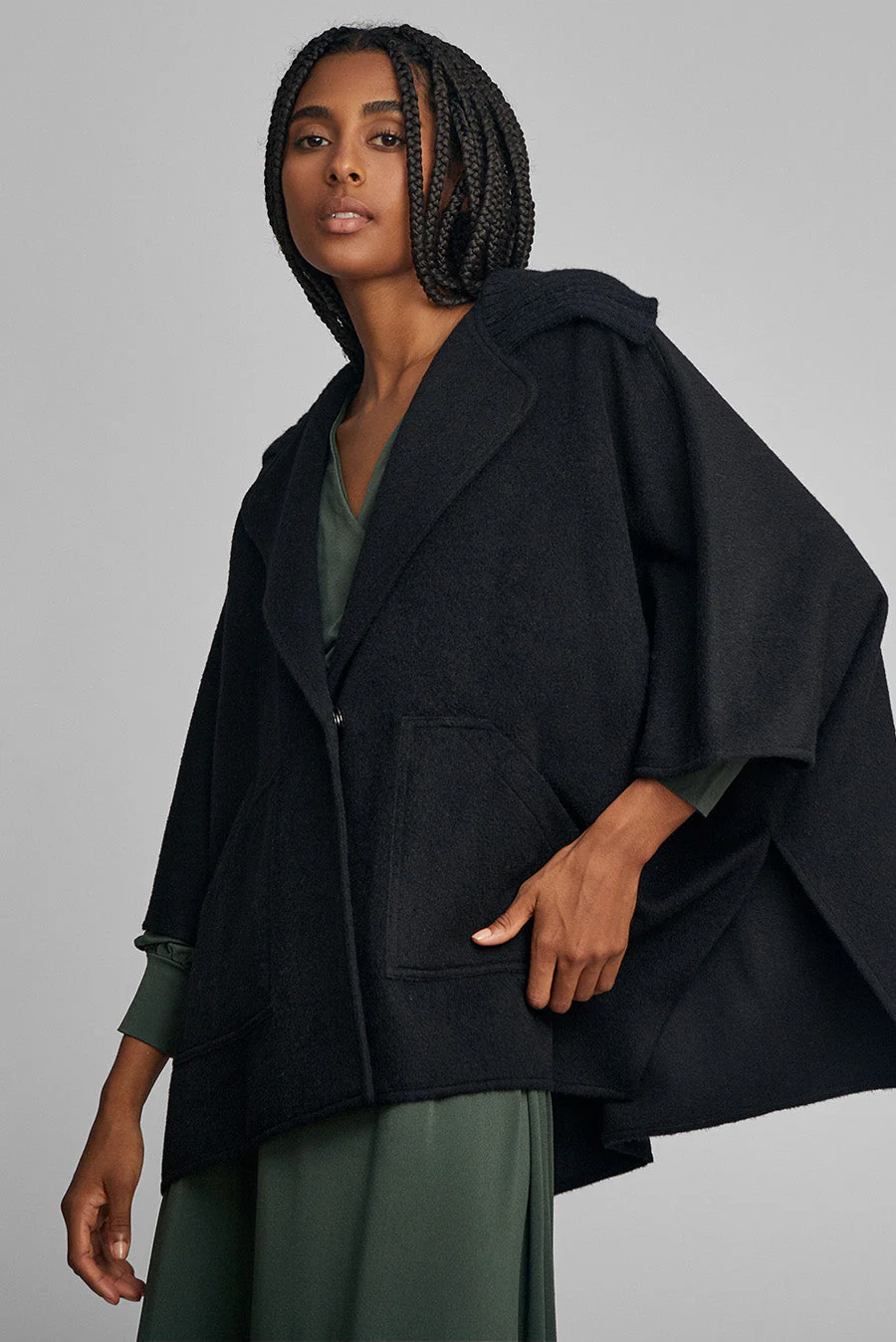 Whisper Cape Baby Alpaca Color Black - Image 2