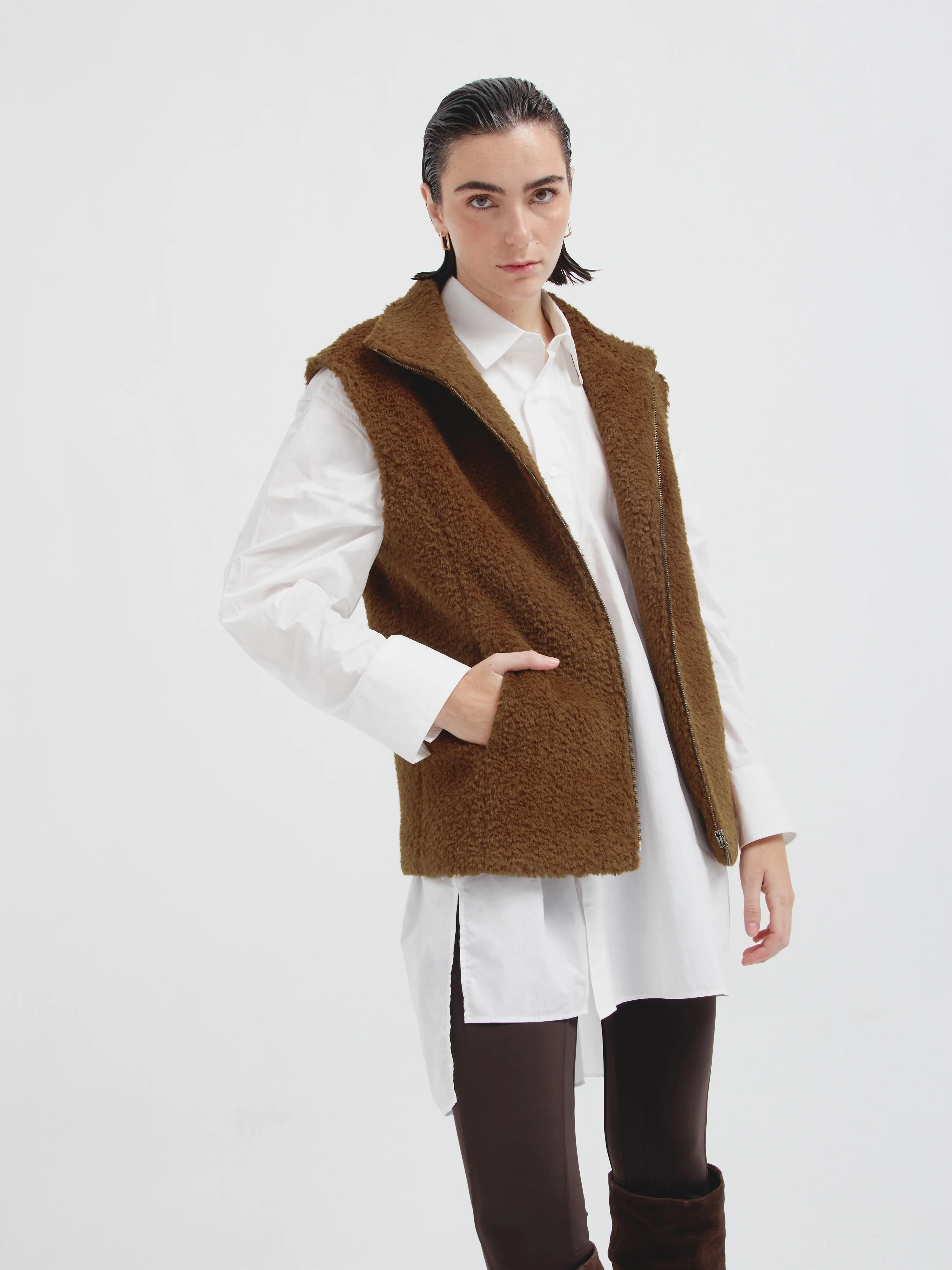 Carmen Vest Suri Alpaca Color Brown - Image 2