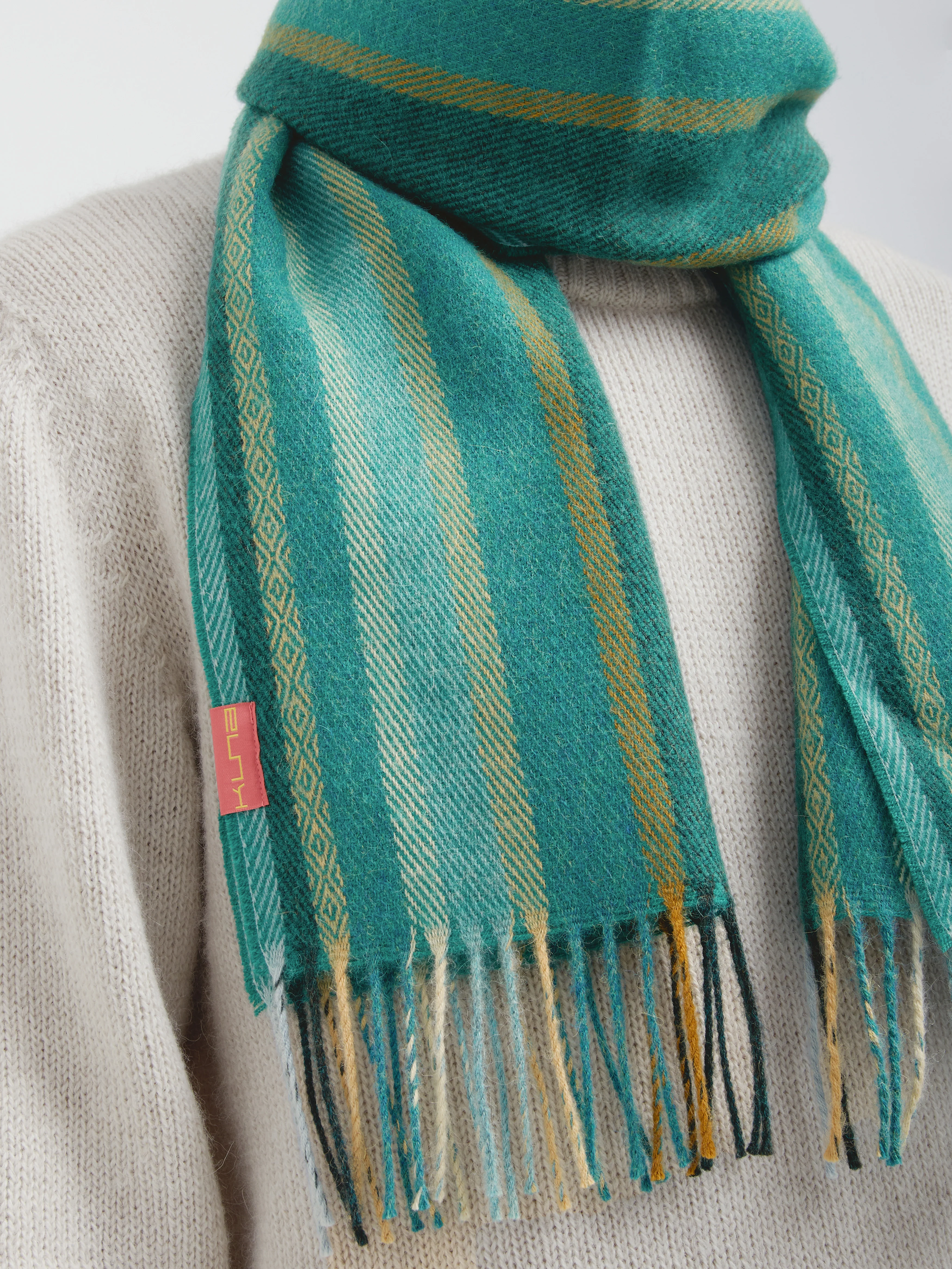 Catedral Scarf Baby Alpaca Color Green - Image 5