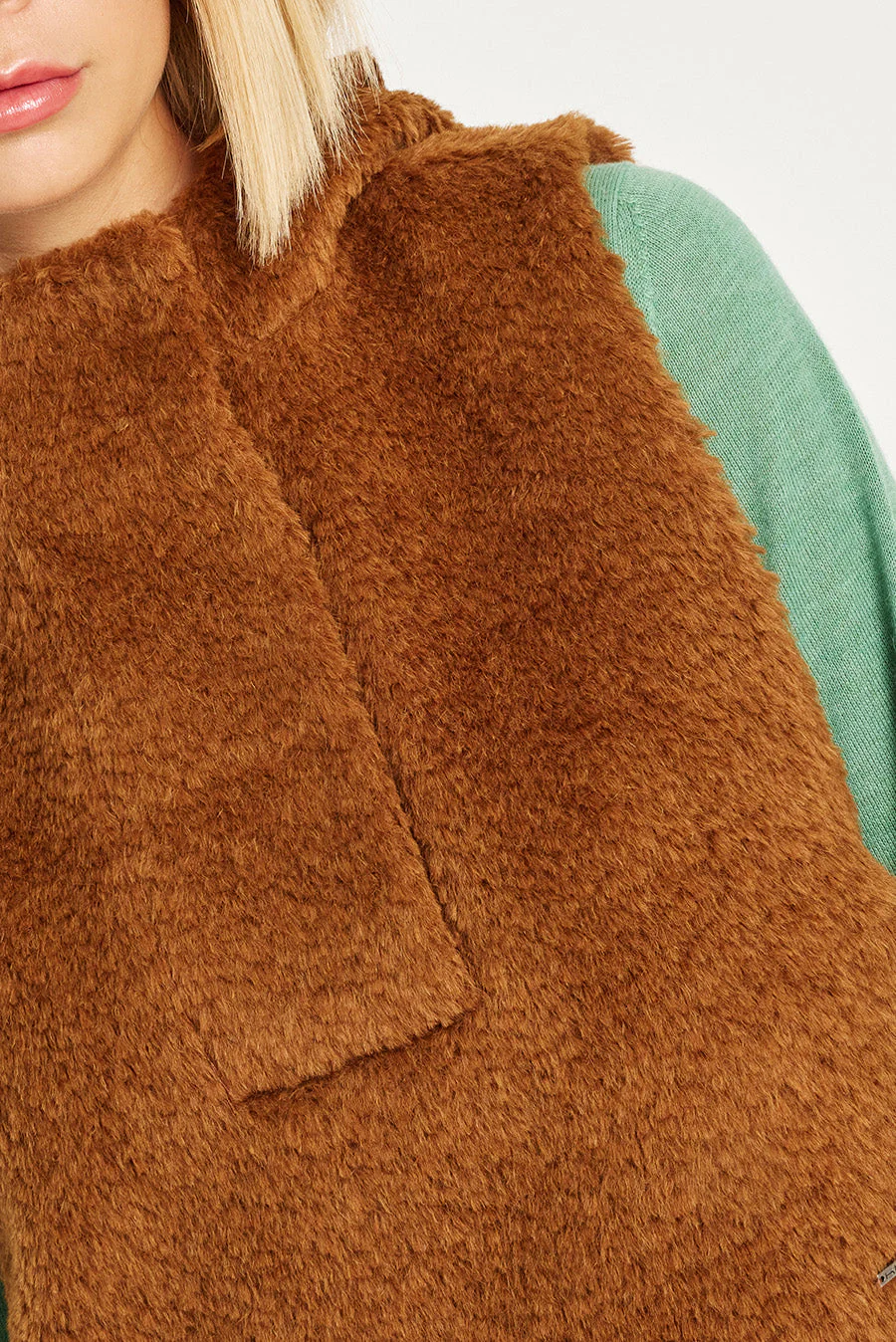 Weil Vest Suri Alpaca & Wool Color Cafe - Image 5