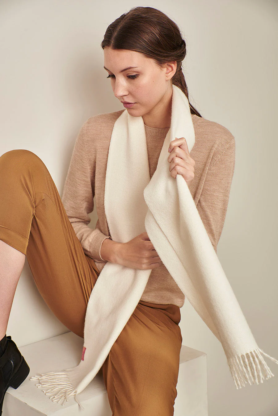 Adrian Scarf Baby Alpaca Color Ecru - Image 3