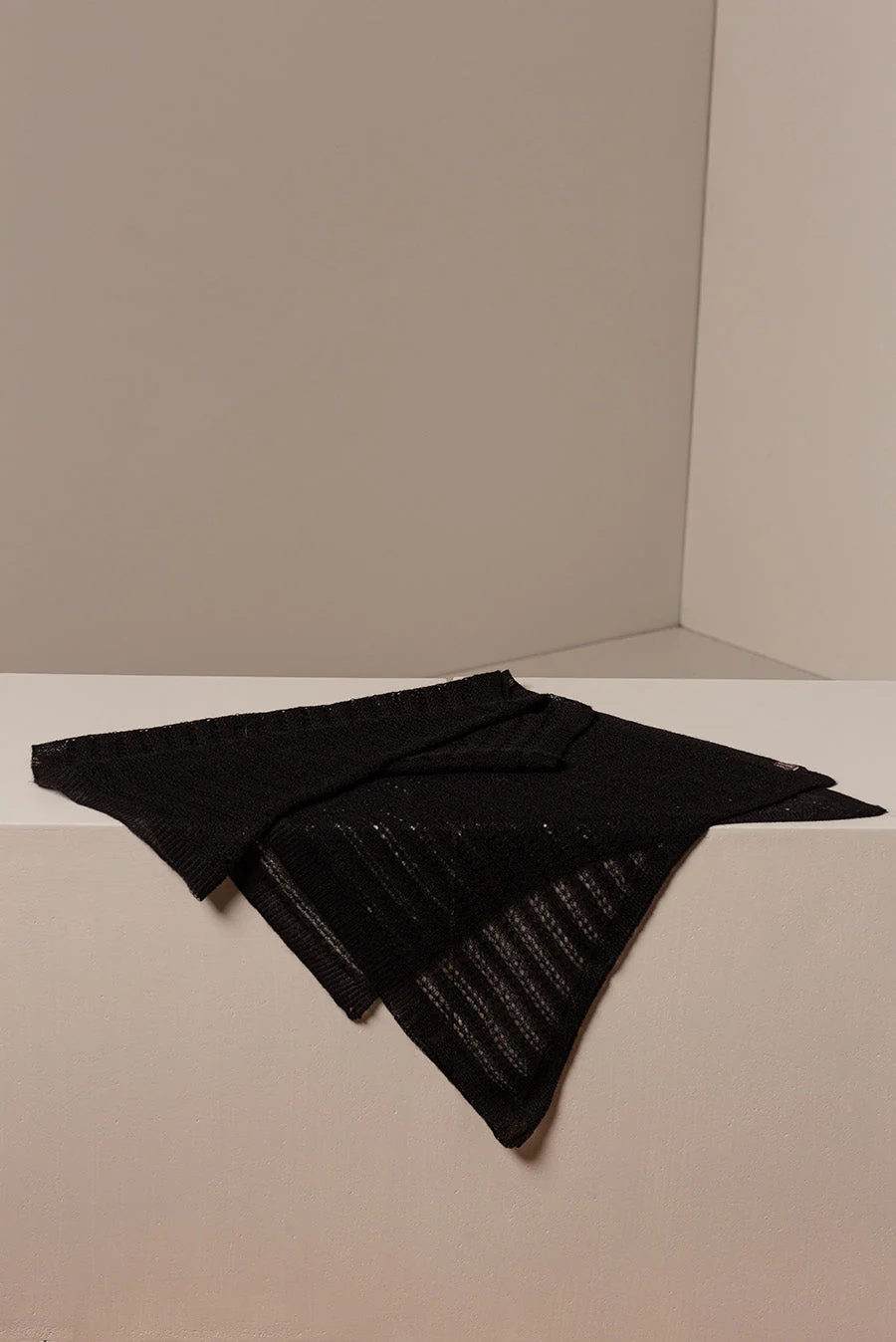 Brisa Scarf Alpaca 16 Color Black - Image 4