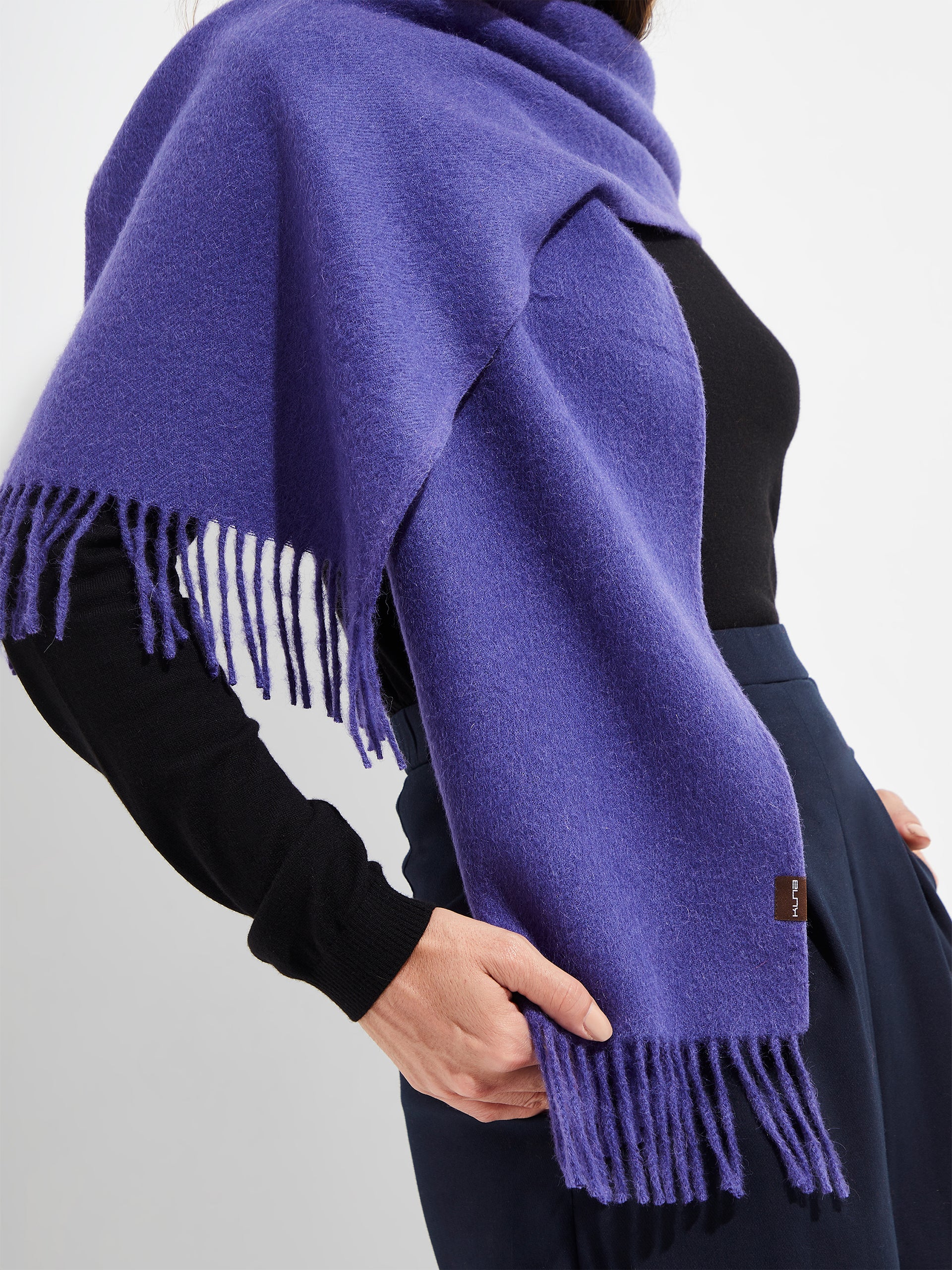 Jamas Scarf Royal Alpaca Color Morado - Image 3