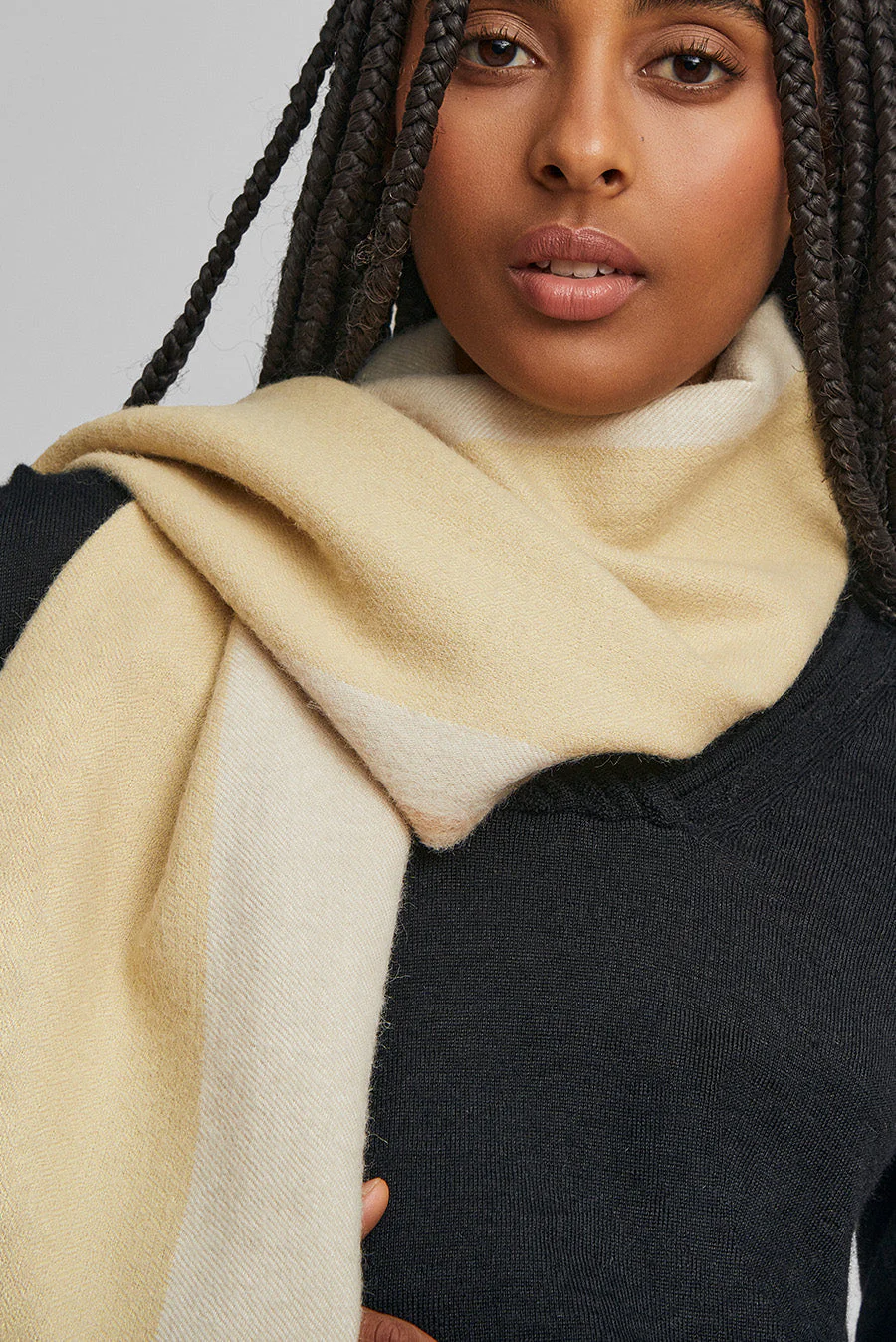 Rear Scarf Baby Alpaca Color Amarillo - Image 3