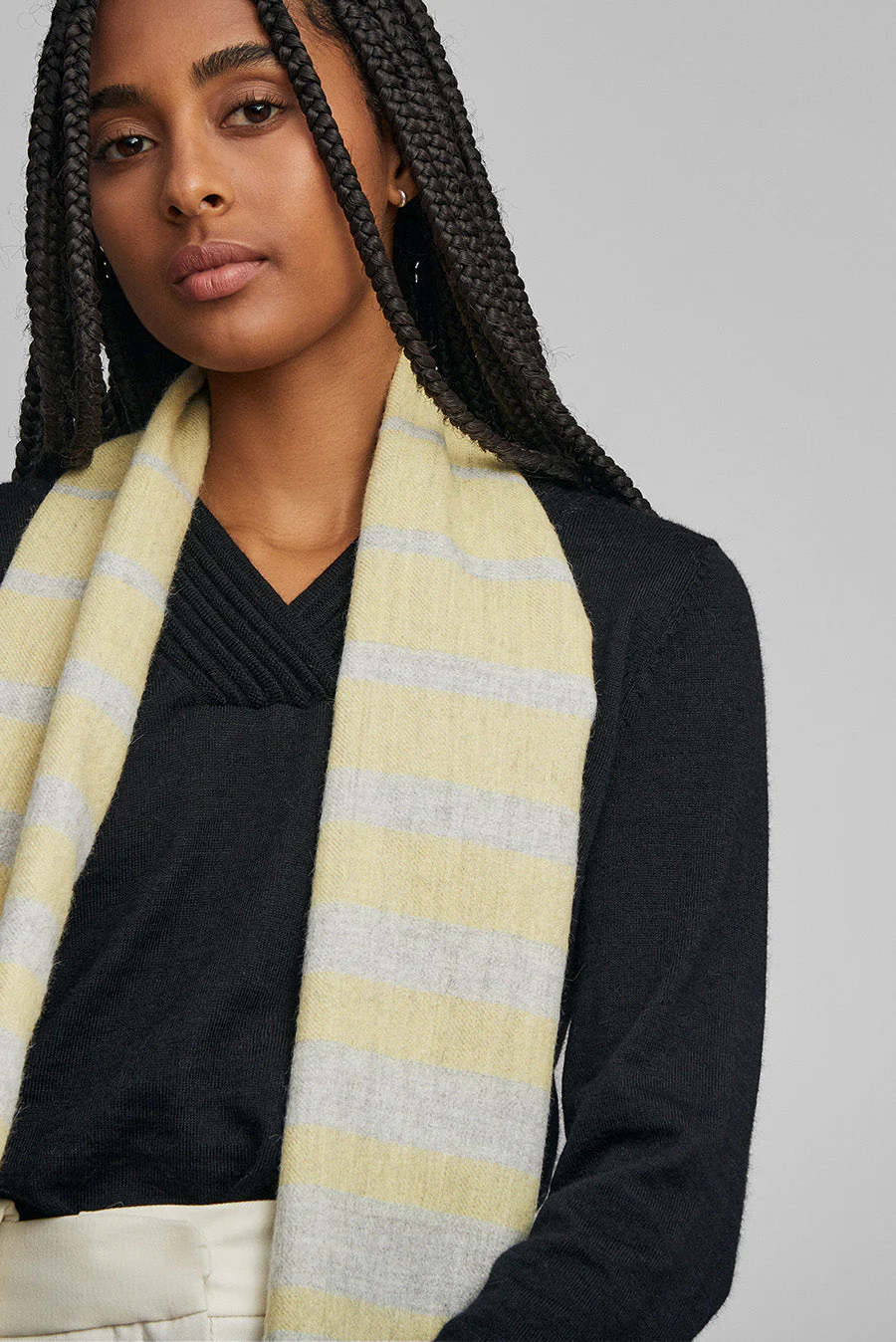 Tadeo Scarf Baby Alpaca Color Grey Claro&Amarillo - Image 2