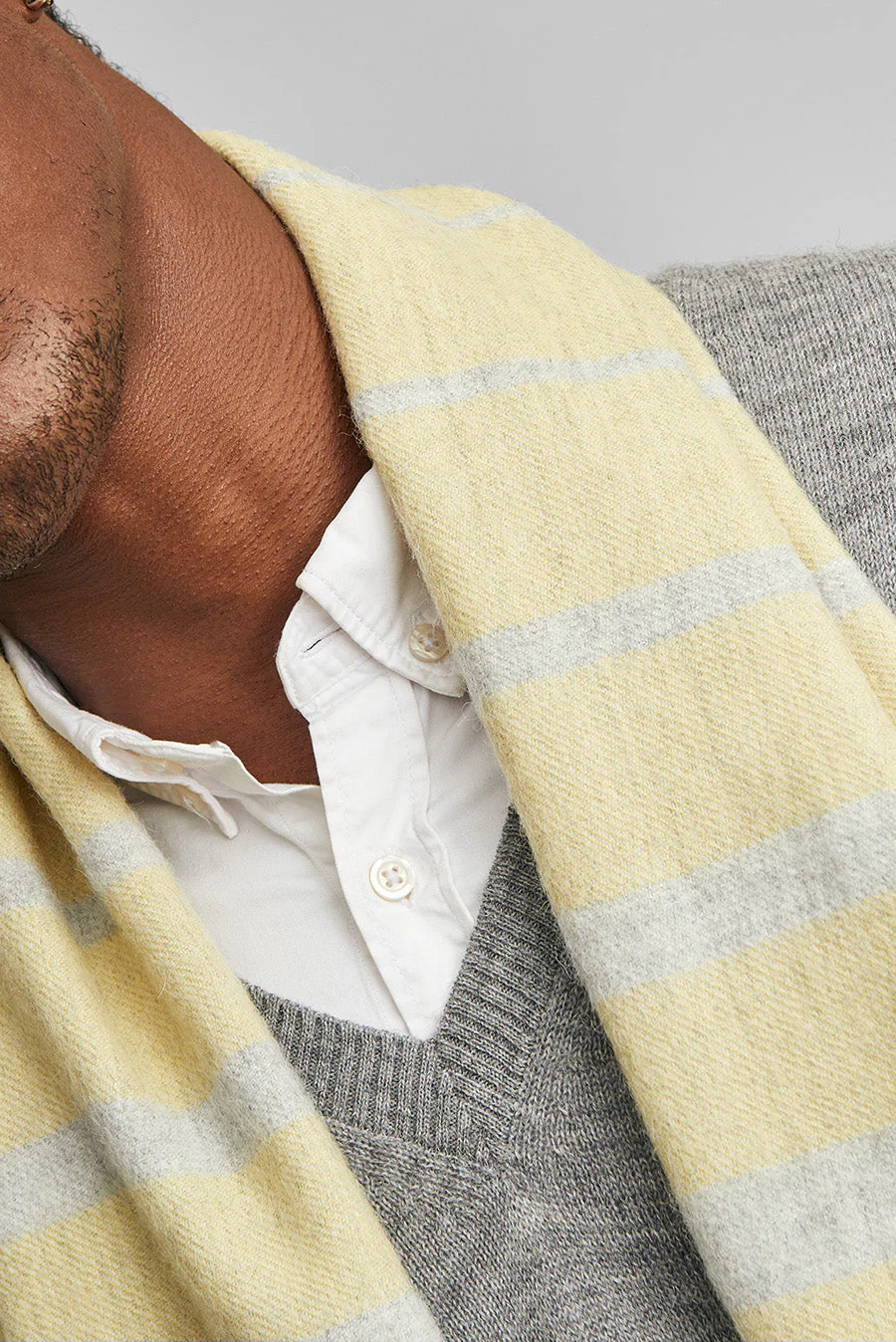 Tadeo Scarf Baby Alpaca Color Grey Claro&Amarillo - Image 4