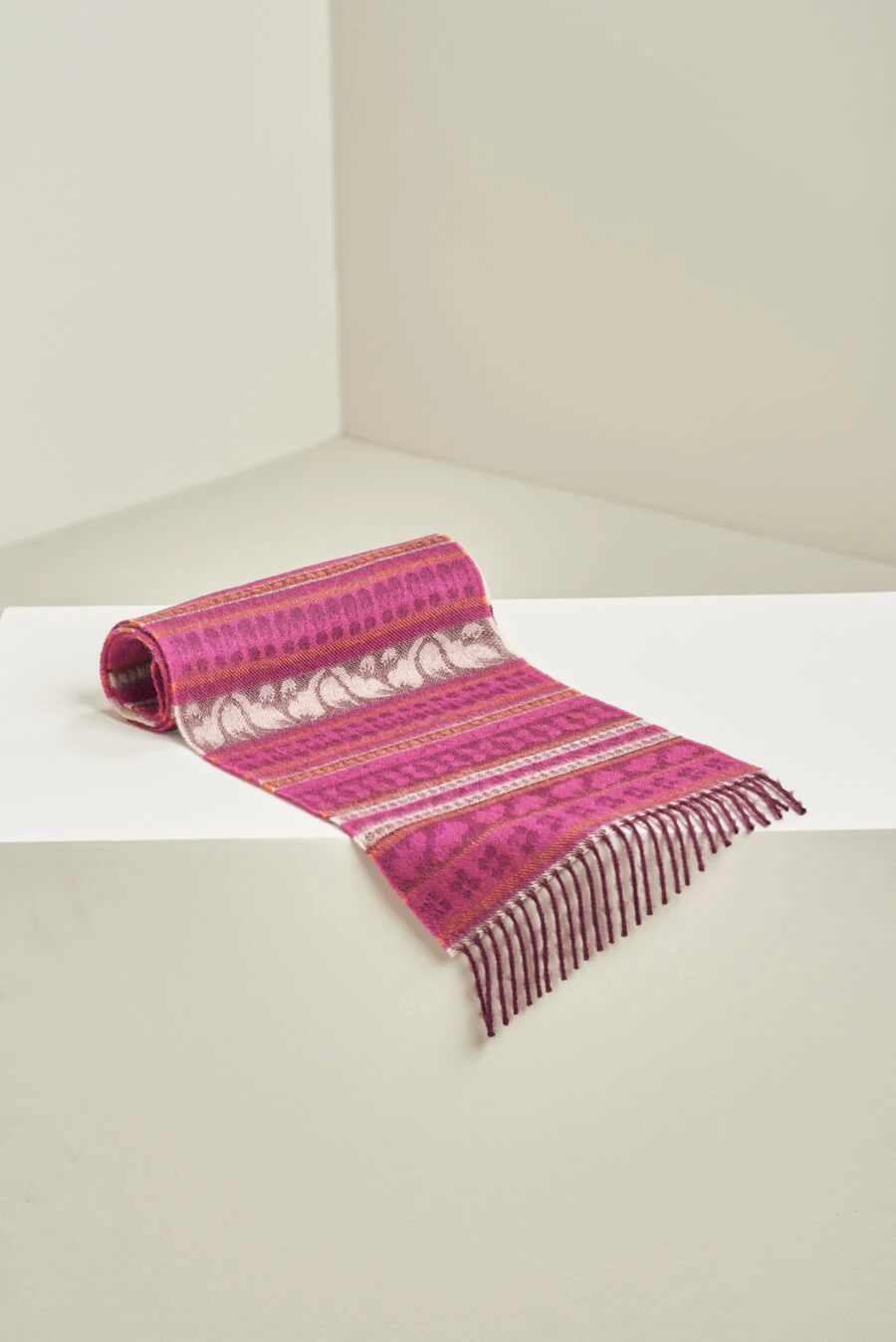 Uniaka Scarf Baby Alpaca Color Guinda - Image 2