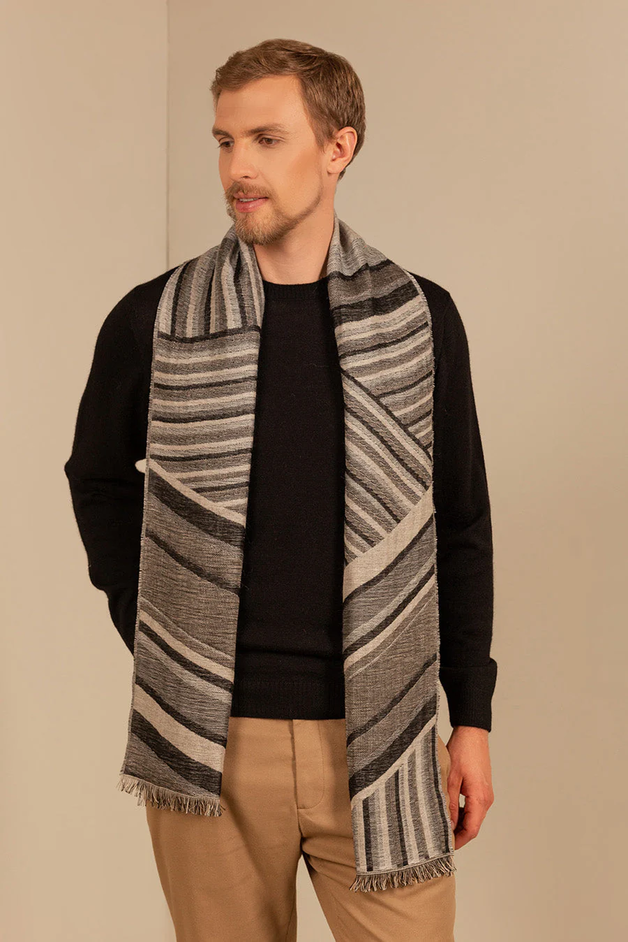 Unrese Scarf Baby Alpaca Color Grey - Image 4